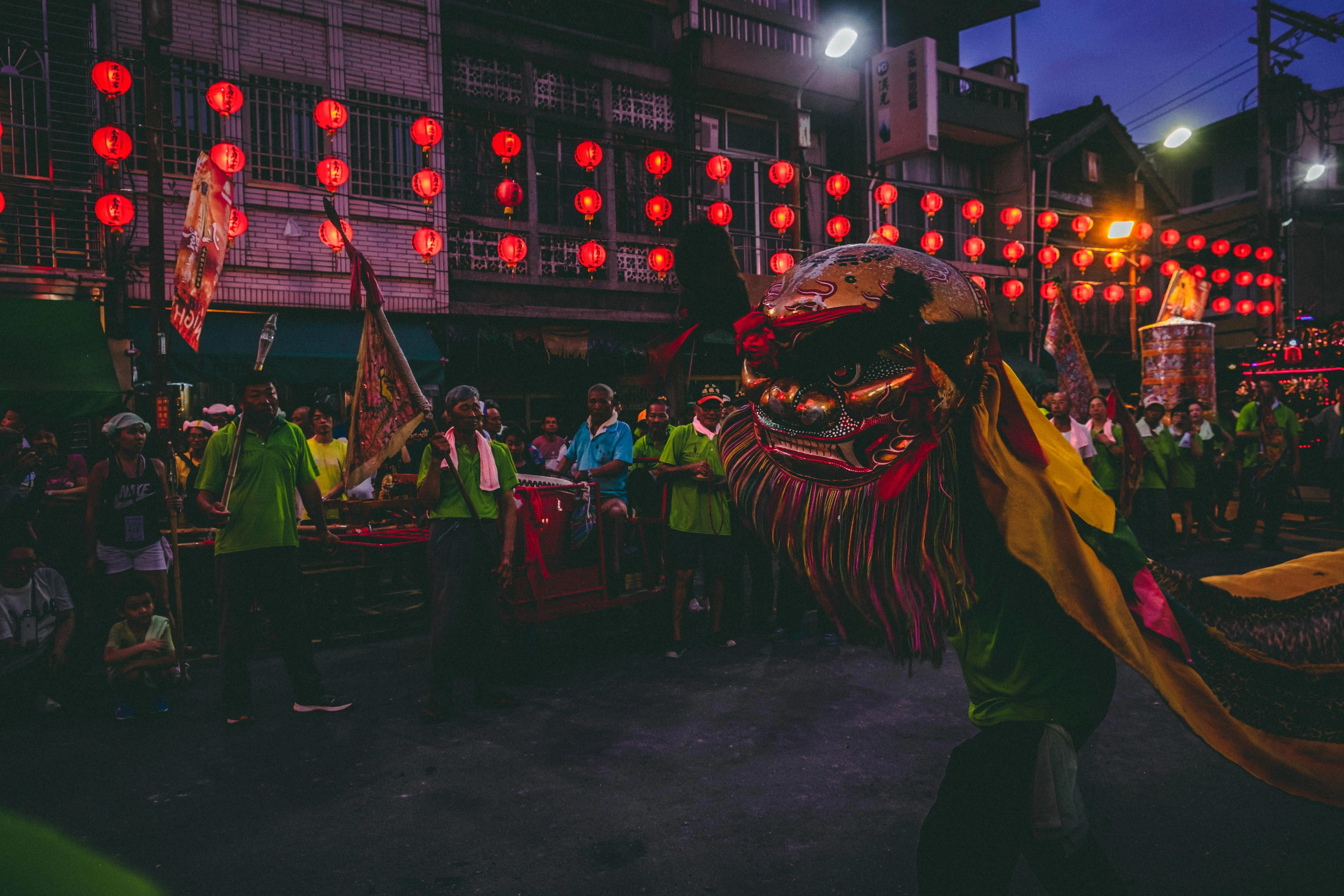 Faces of Guangzhou: Portrait Photography Tips for Capturing Local Life Image 1