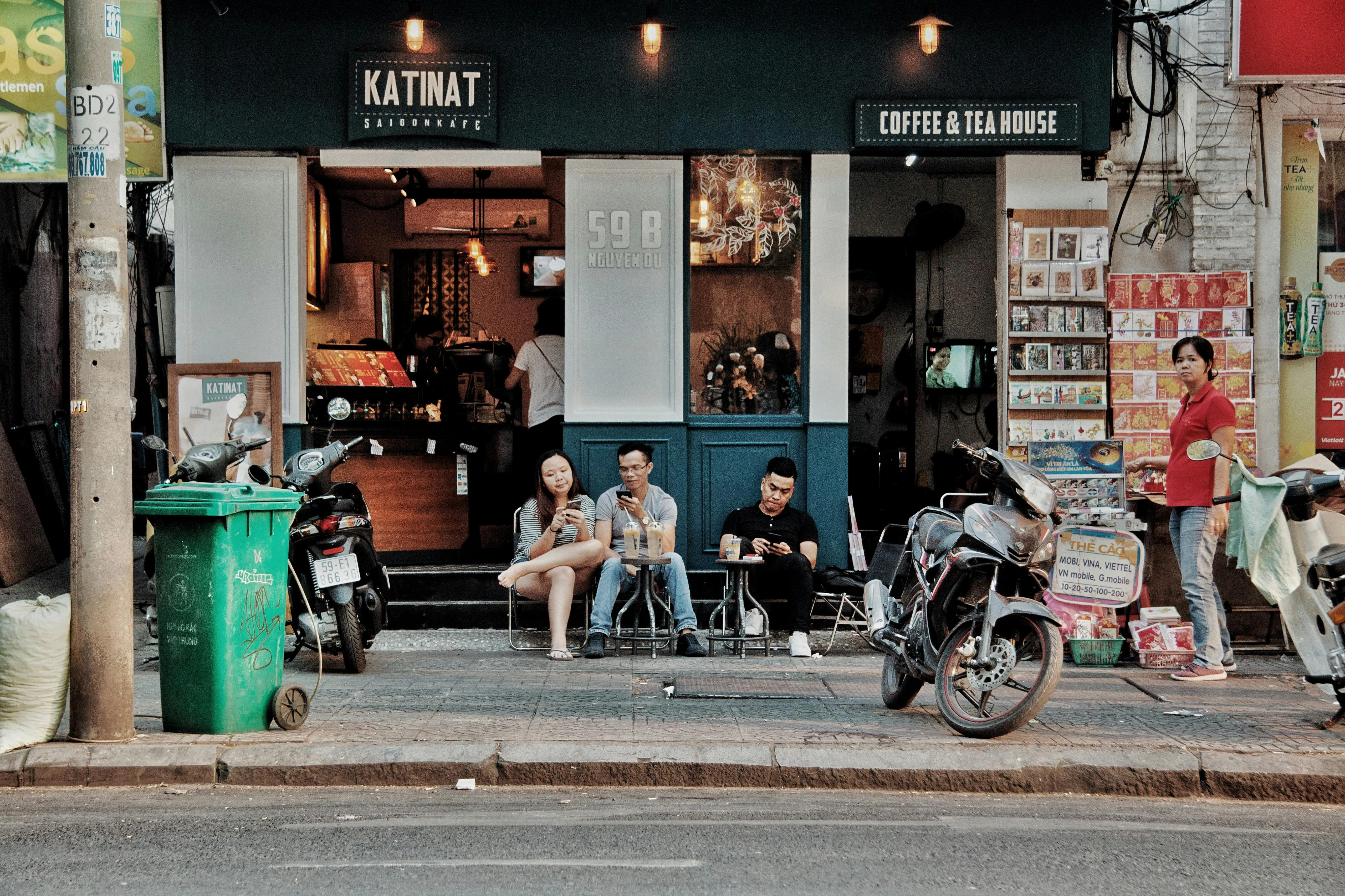 The Coffee Culture of Saigon: A Linguistic Adventure Image 2