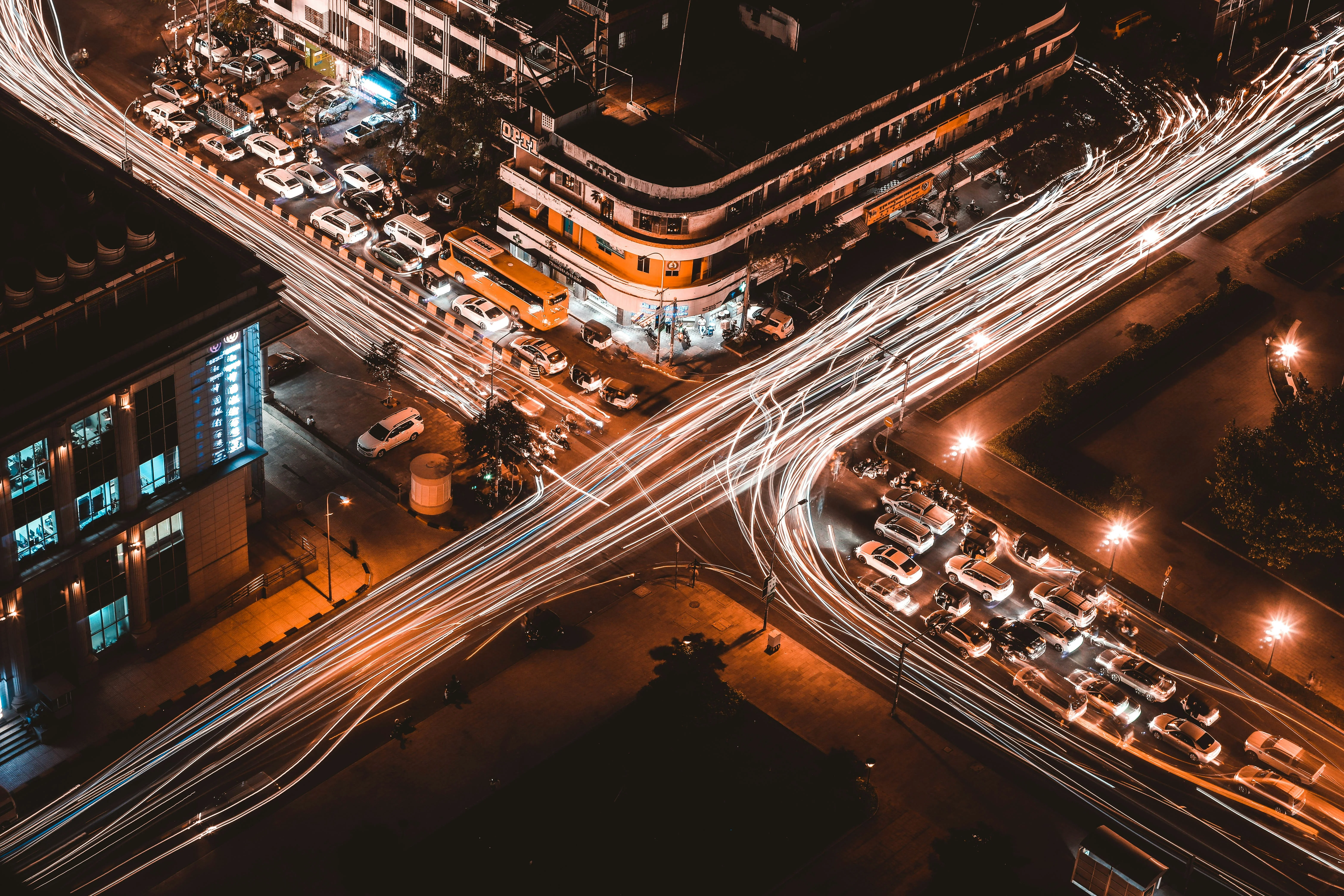 Evening Strolls and Networking: Exploring Phnom Penh's Nightlife from a Backpacker's Perspective