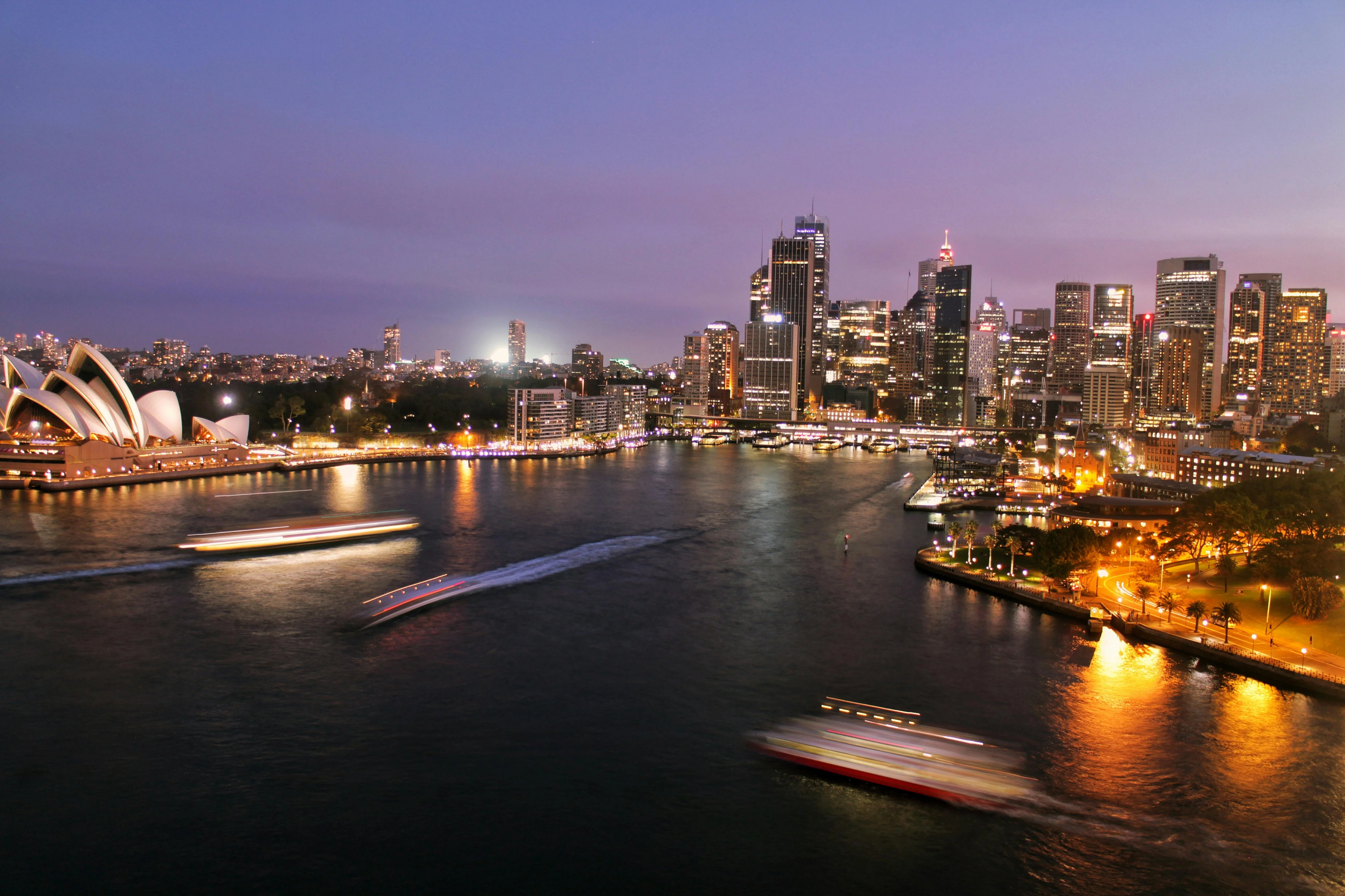 Reeling in Romance: Couple's Fishing Tours Around Sydney Harbour