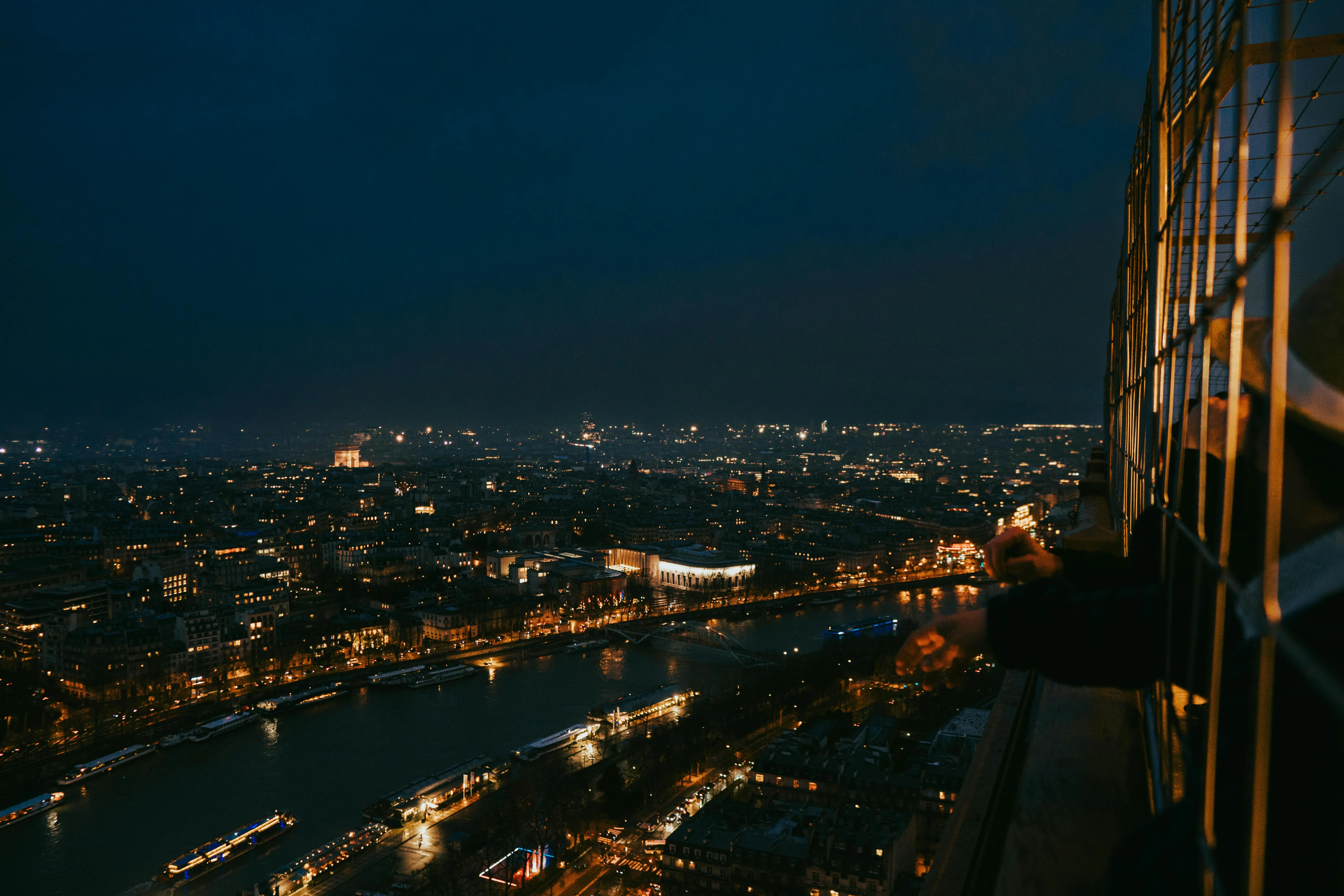 Navigating Paris' Skyline: Rooftop Bars with a View