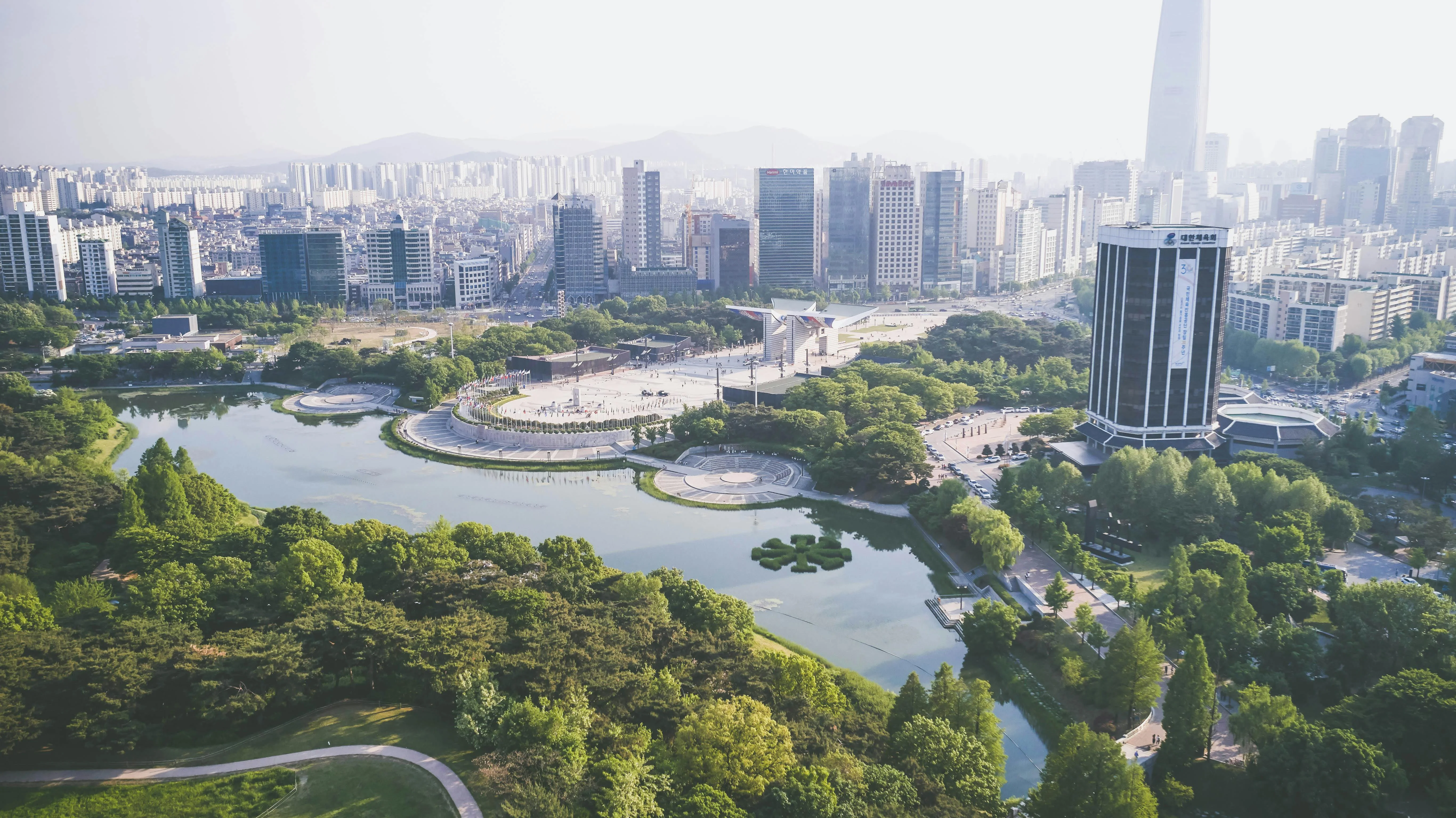 Into the Green Photogenic Landscapes of Seoul: A Guide for Eco-Minded Travelers