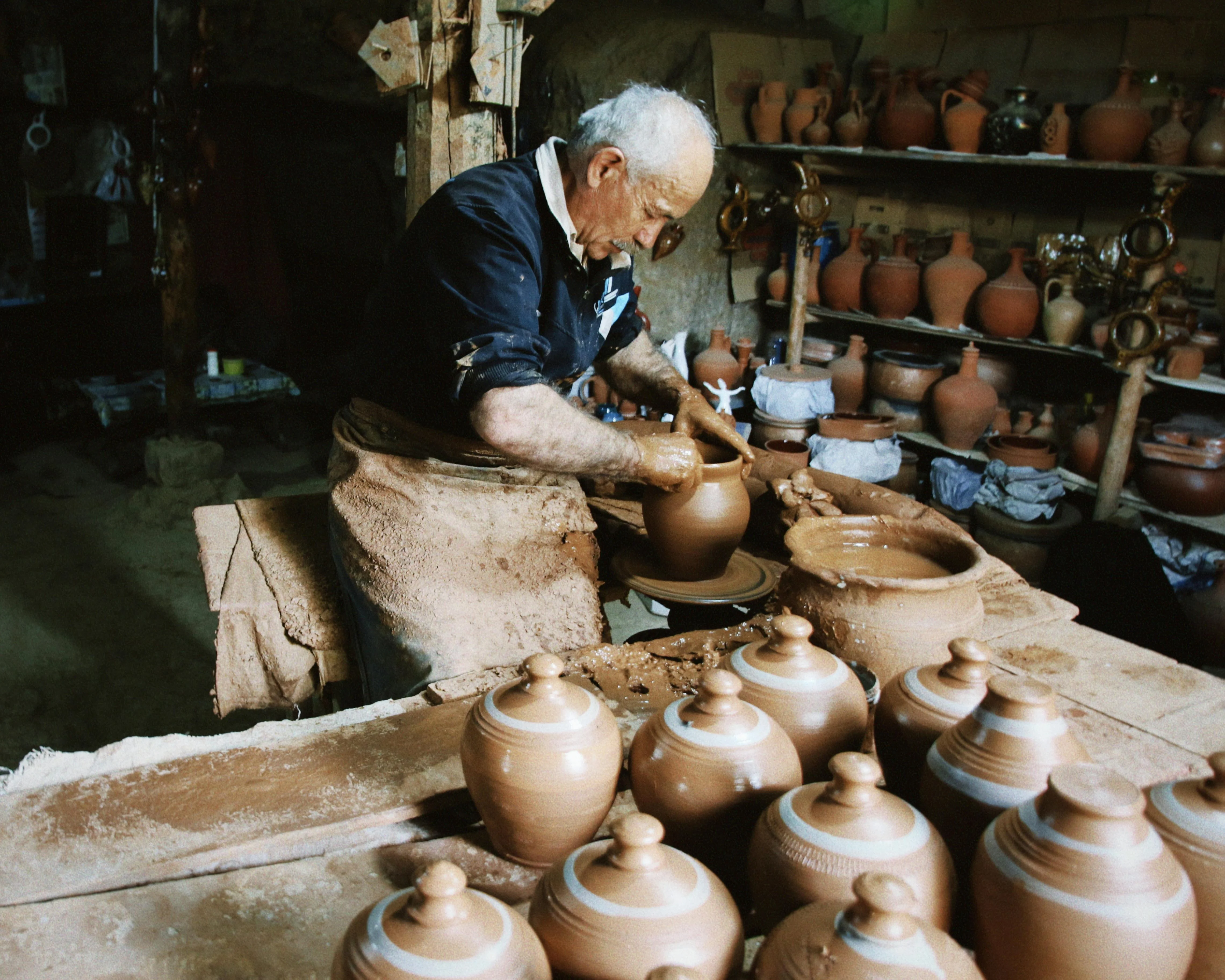 Artisan Affairs: Crafting Romantic Souvenirs Together in Campania Image 1