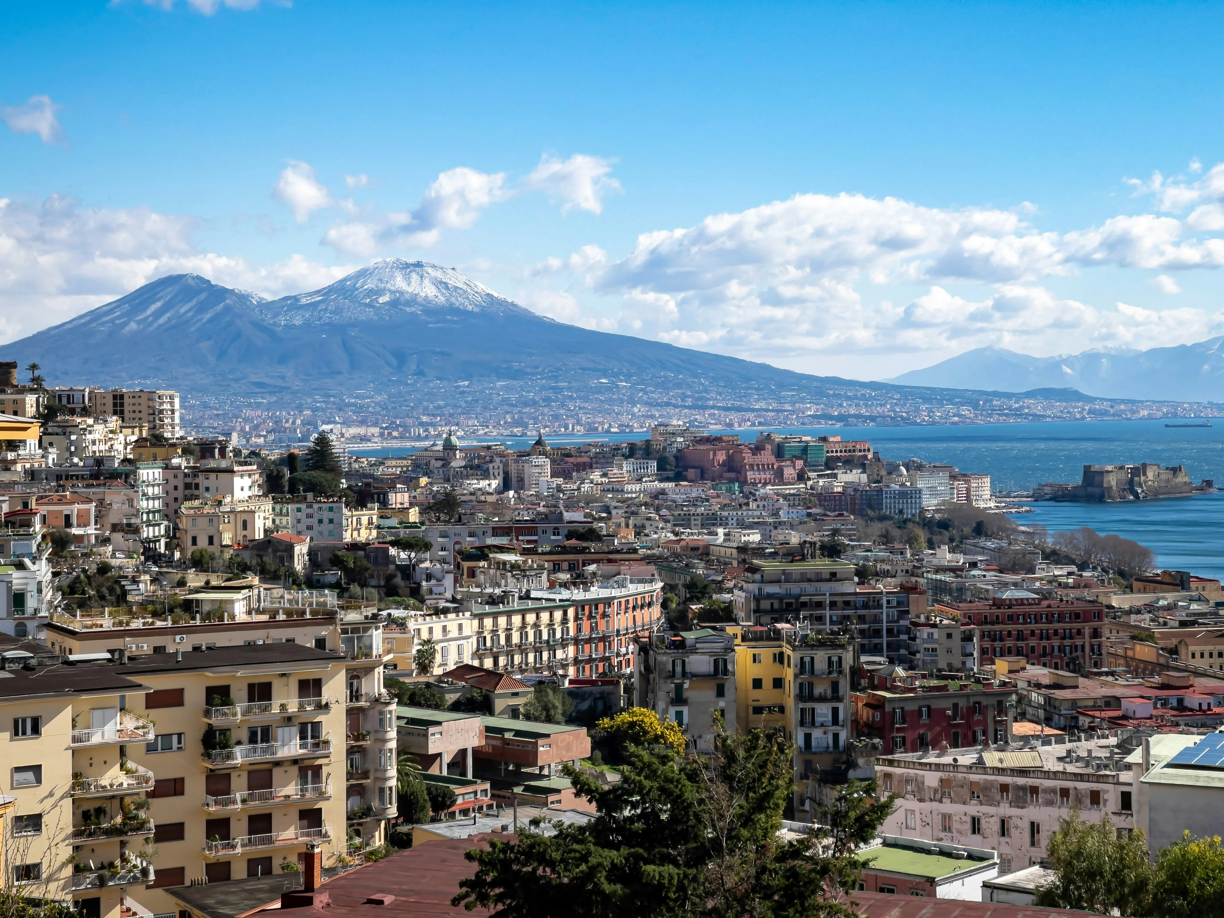 Sun, Sea, and Sculptures: The Unique Artistic Journey through Naples