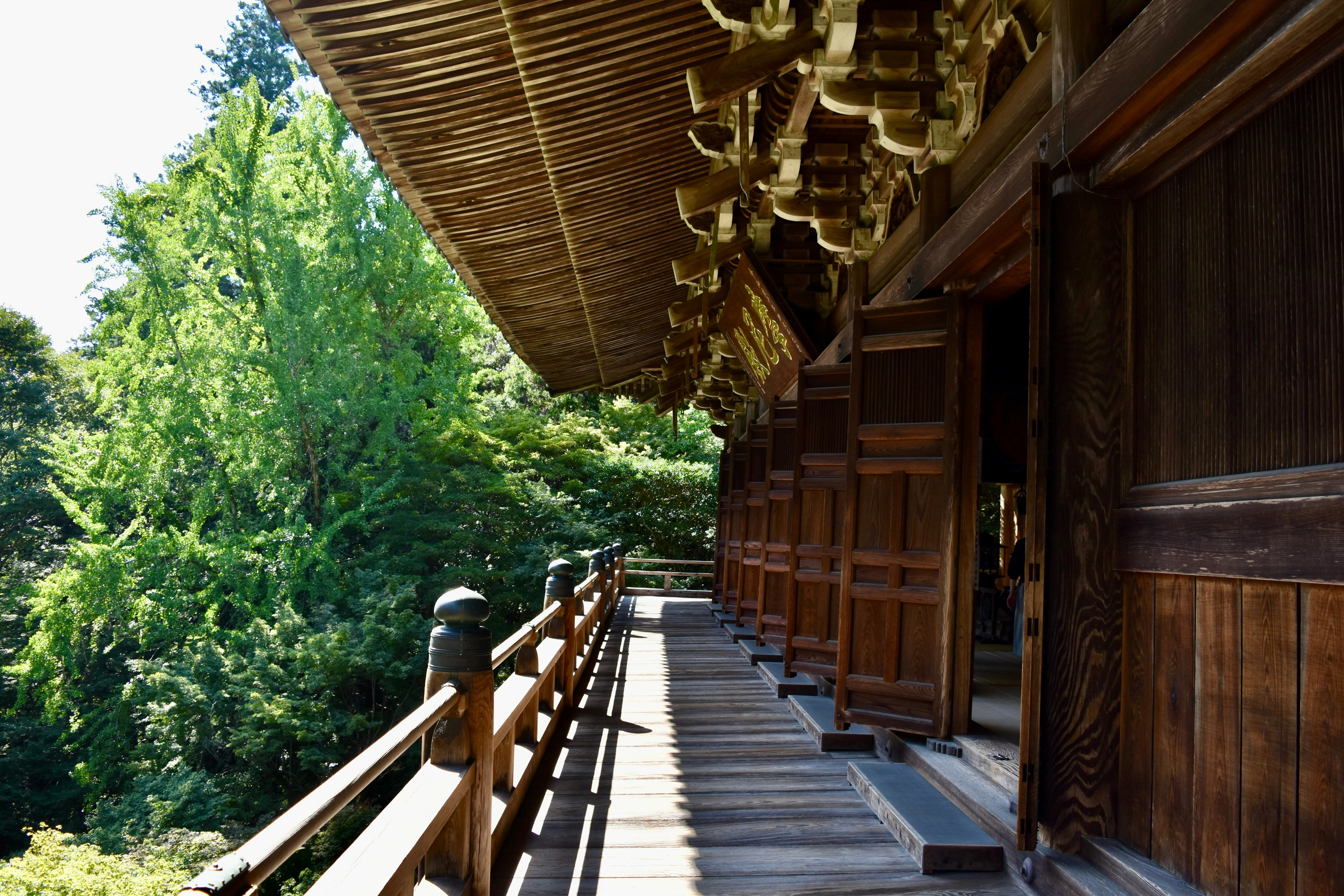 Green Oasis: Rejuvenating at Himeji's Tranquil Temple Gardens Image 1