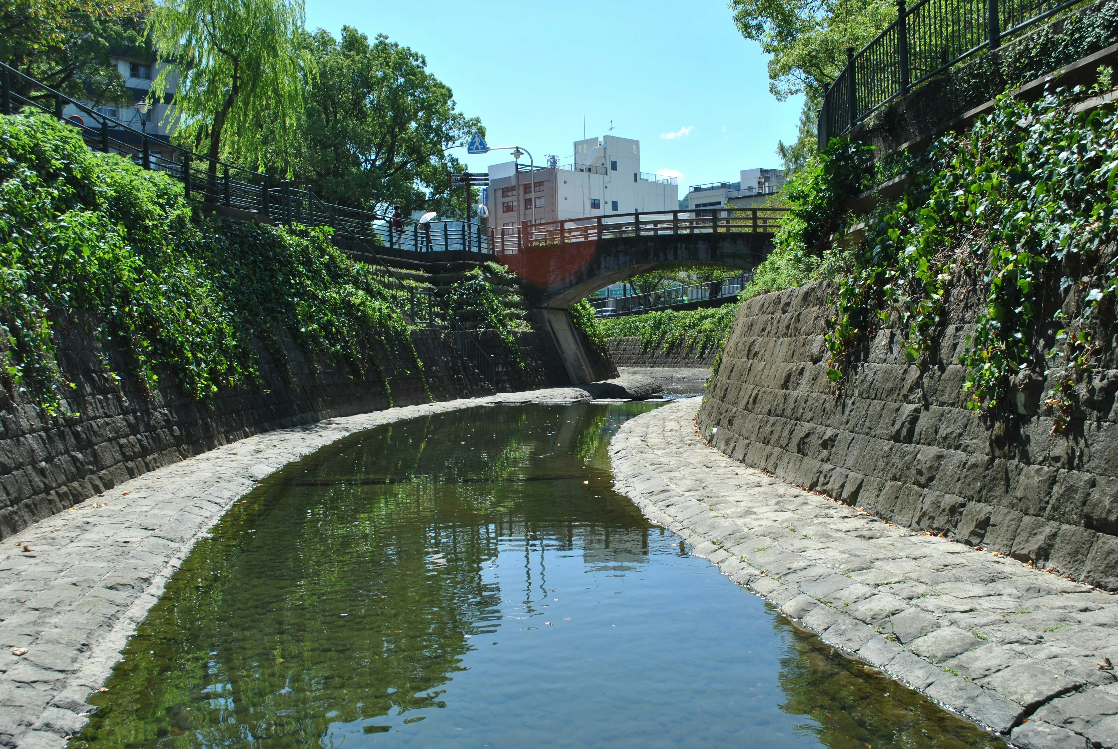 Seasons of Change: Experiencing Hiroshima's Nature Through the Year Image 2