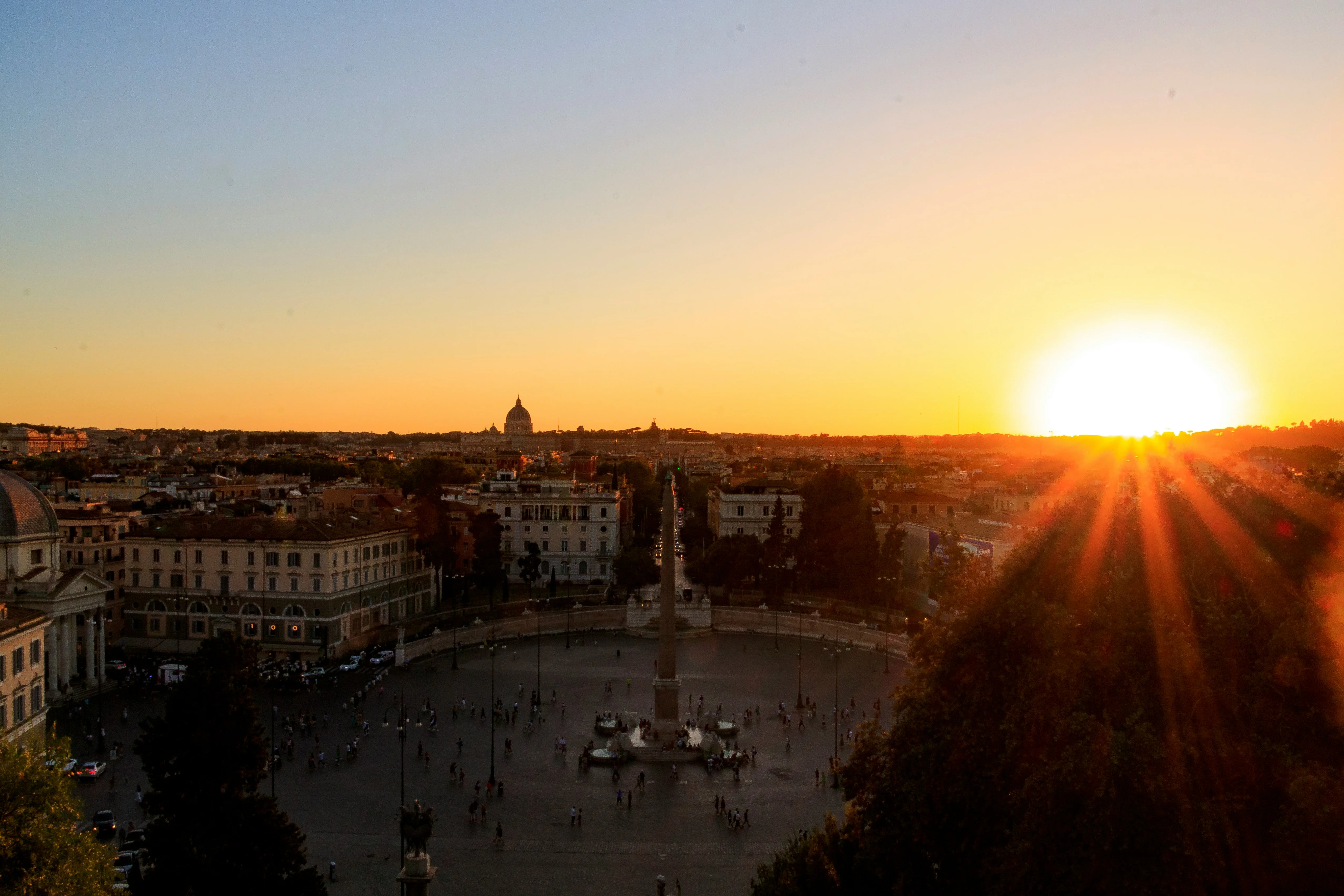 Nightfall in Naples: Exploring Enchantingly Edgy Romantic Spots