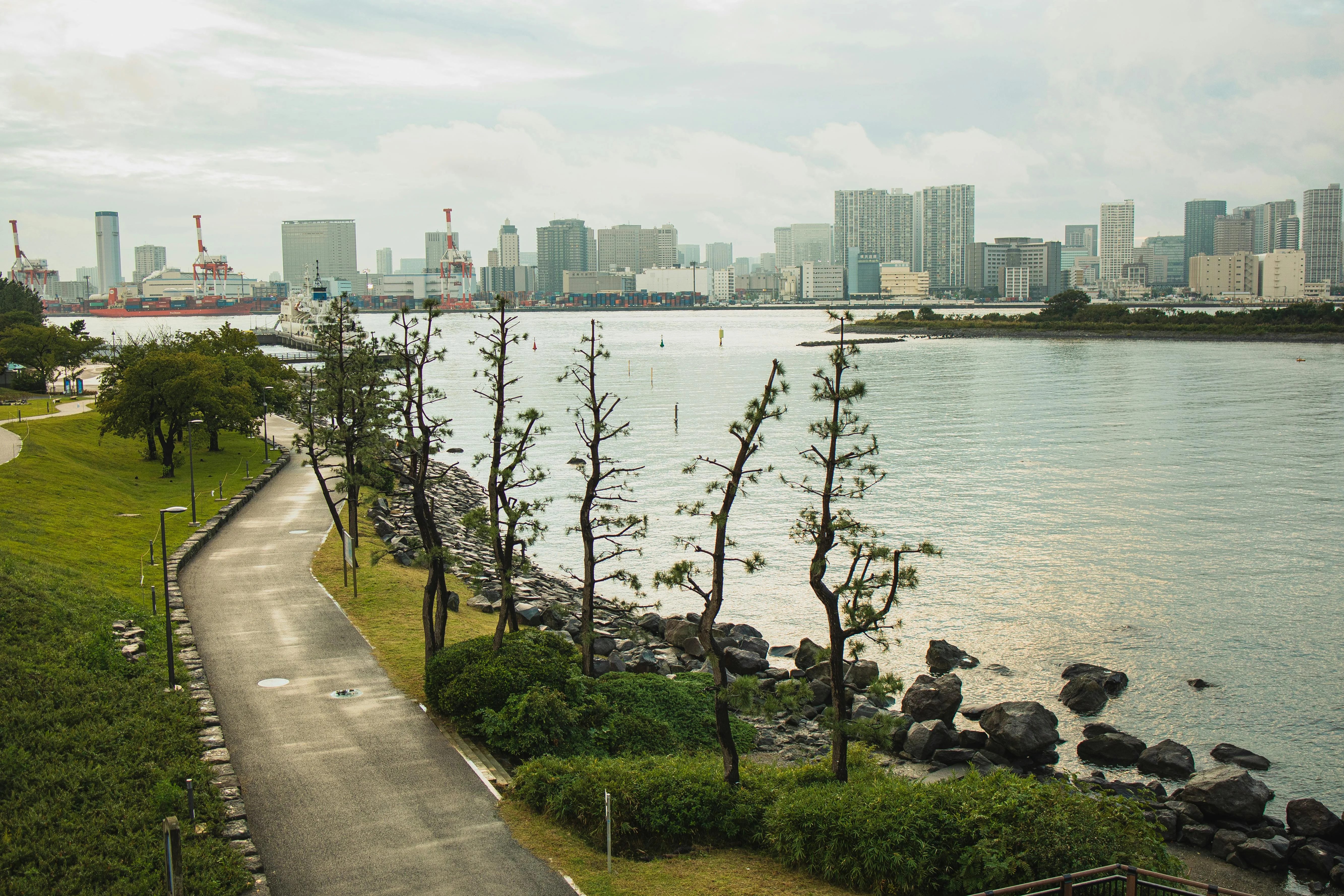 Floating Through History: Accessible Cruise Tours on Tokyo's Rivers Image 1