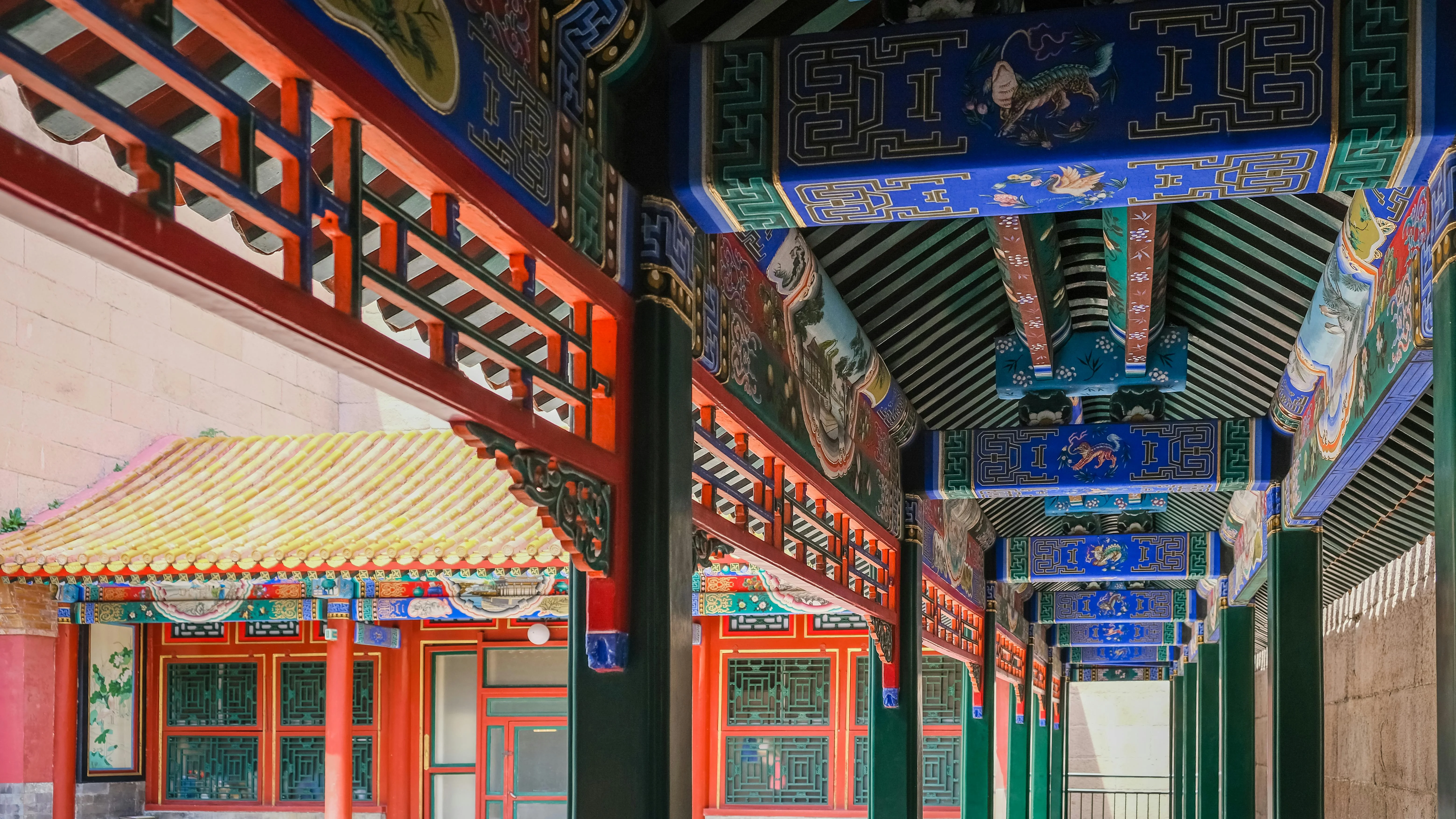 Beyond the Chaos: Serene Courtyards Perfect for Romance in Beijing Image 1