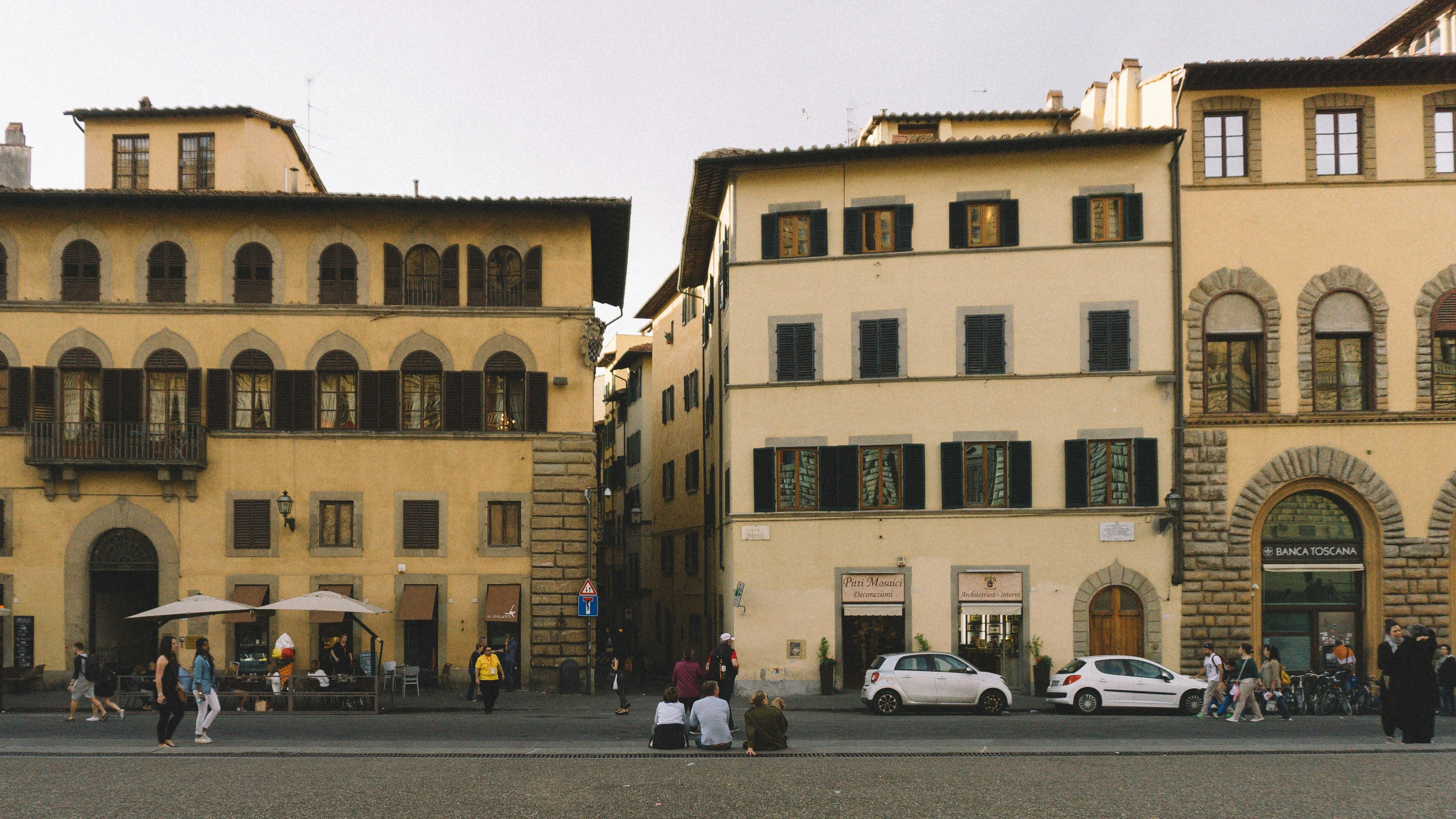 Opulent Hideaways: Discovering Florence's Luxurious Boutique Hotels Image 3