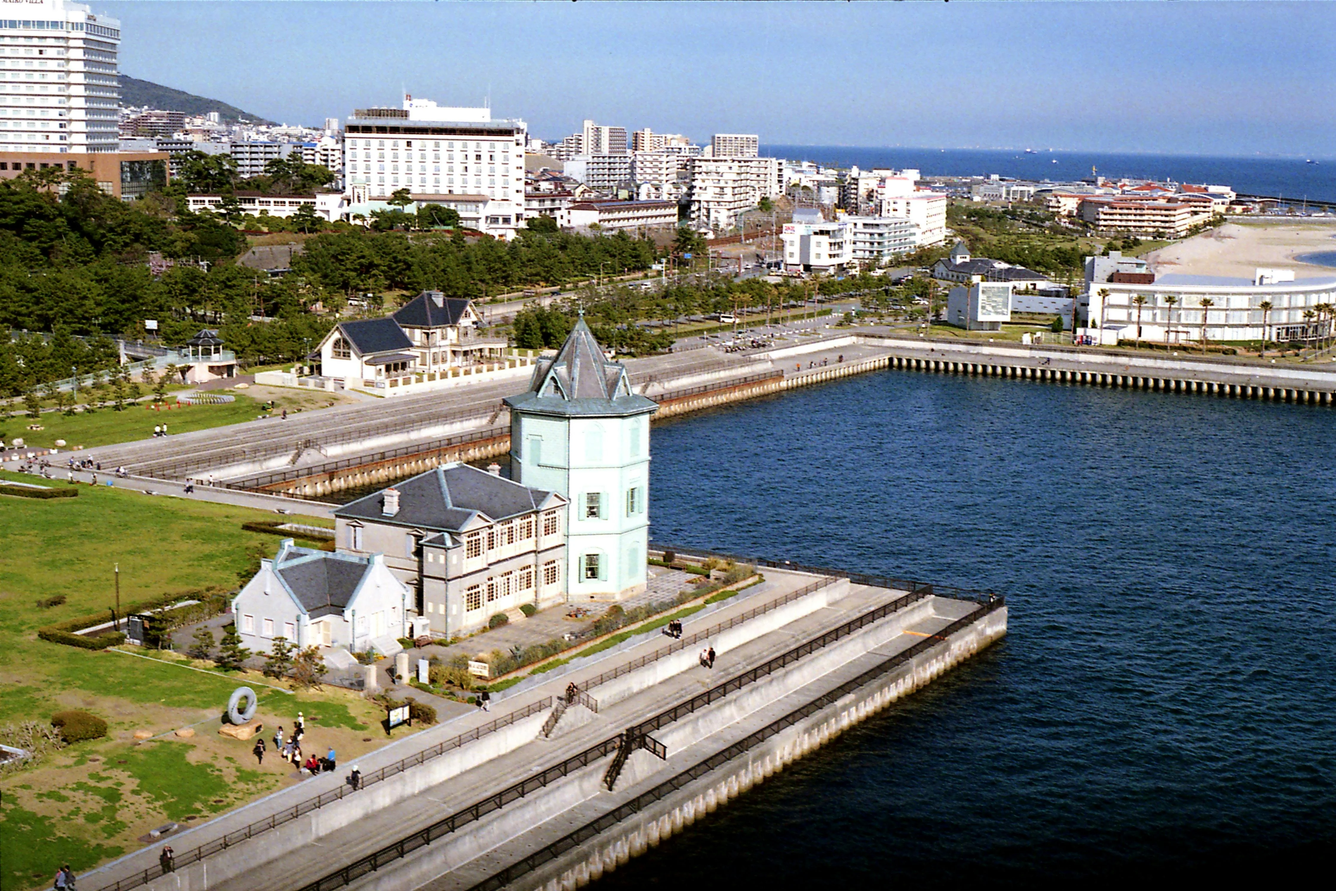 The Essence of Adventure: Paragliding Over Kobe's Breathtaking Panoramas Image 2