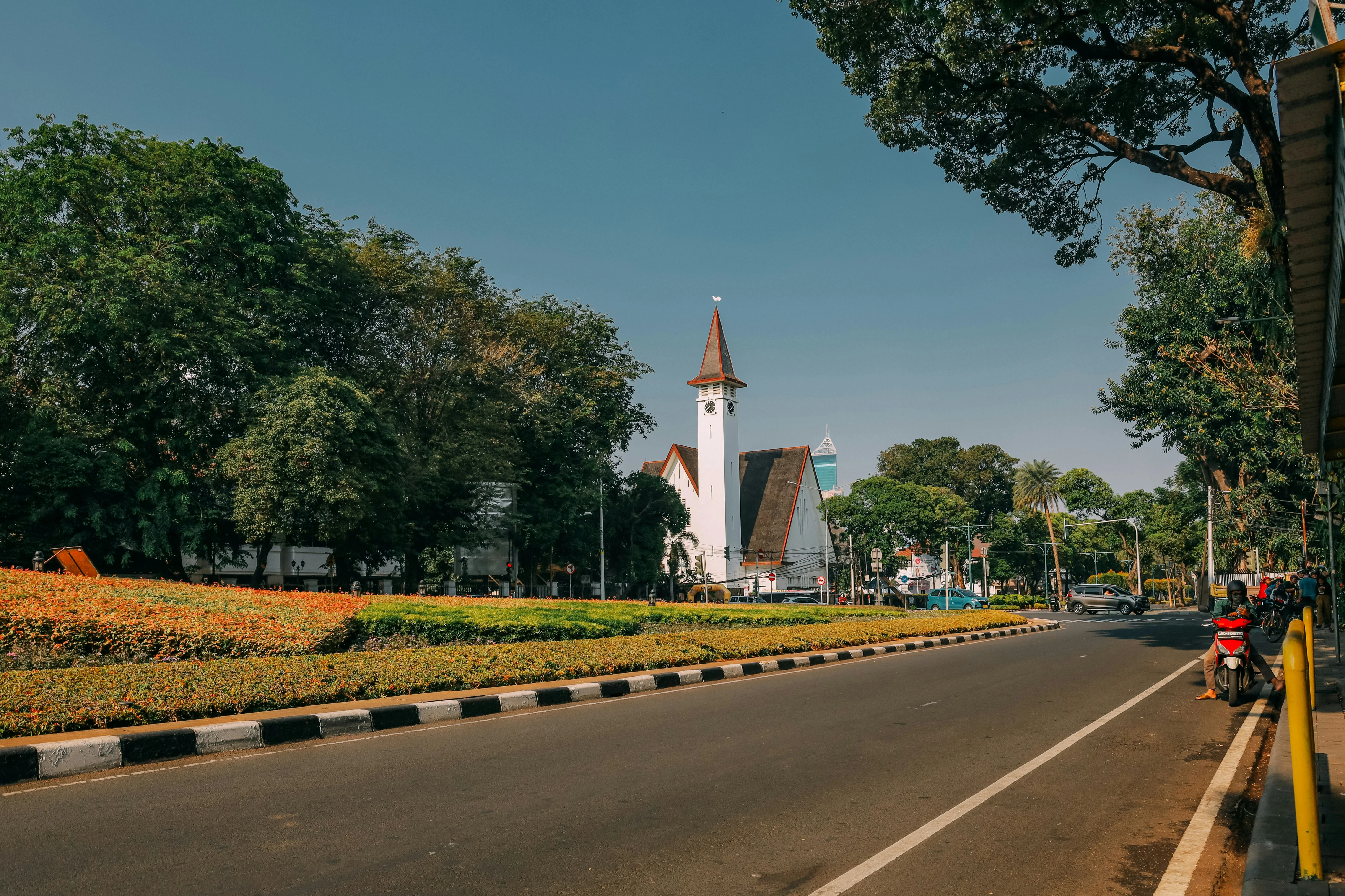 Up Close with Nature: Jakarta's Premier Gardens and Parks for Families Image 2