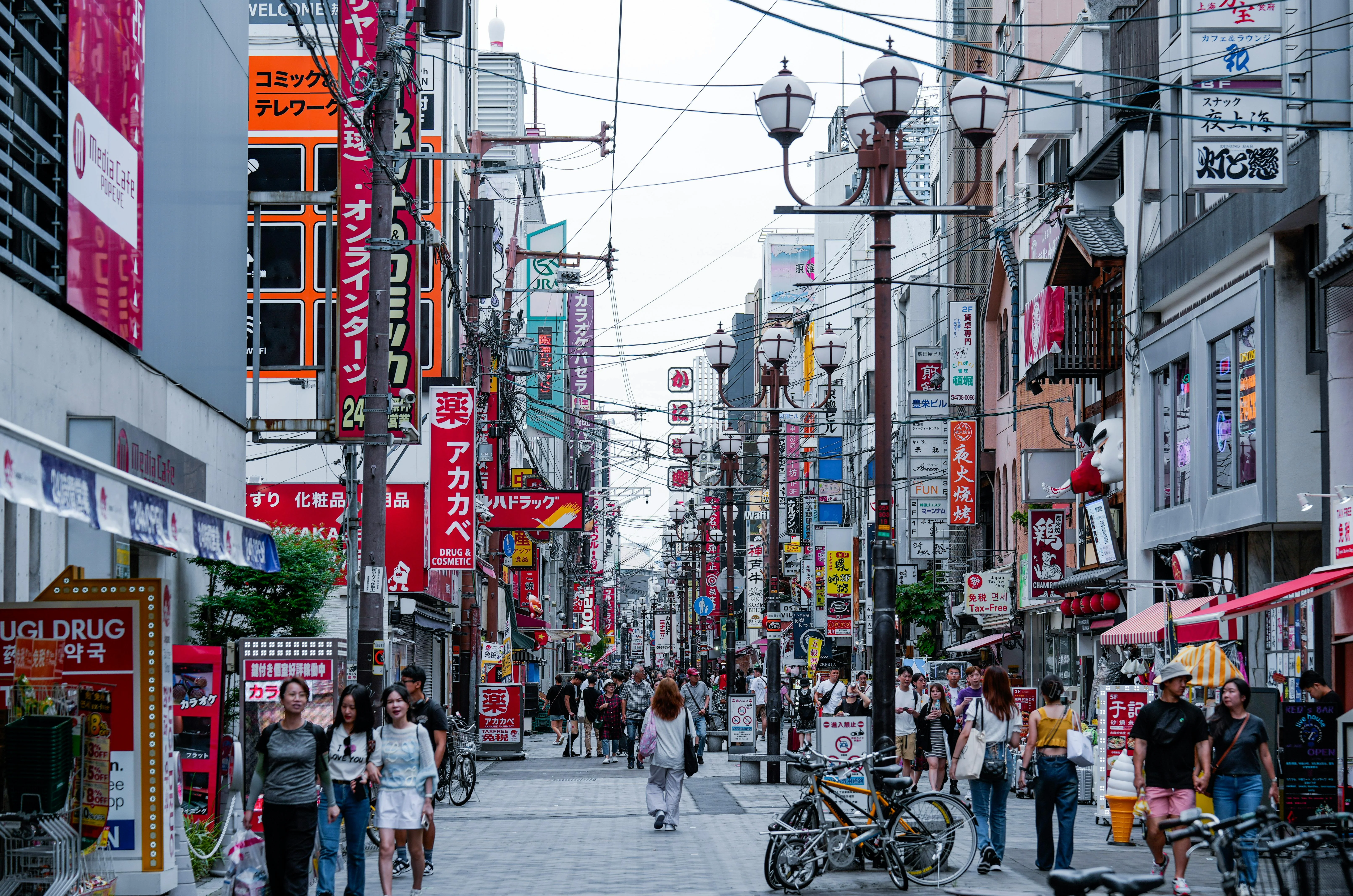 Fresh Catch: The Vibrant Fish Markets of Osaka at Dawn Image 3