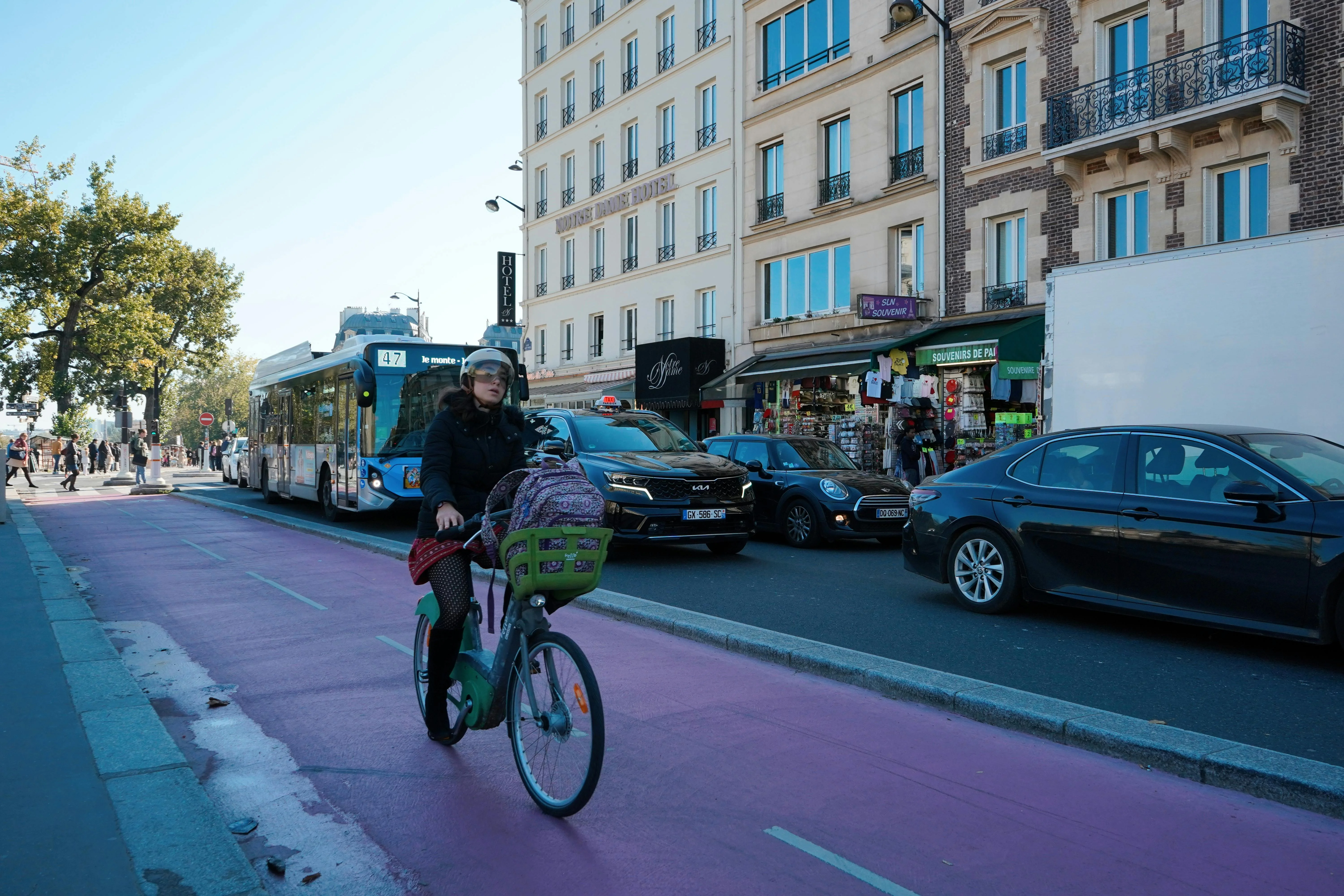 Cycling Paris: The Ultimate 48-Hour Itinerary for Two-Wheel Enthusiasts Image 1