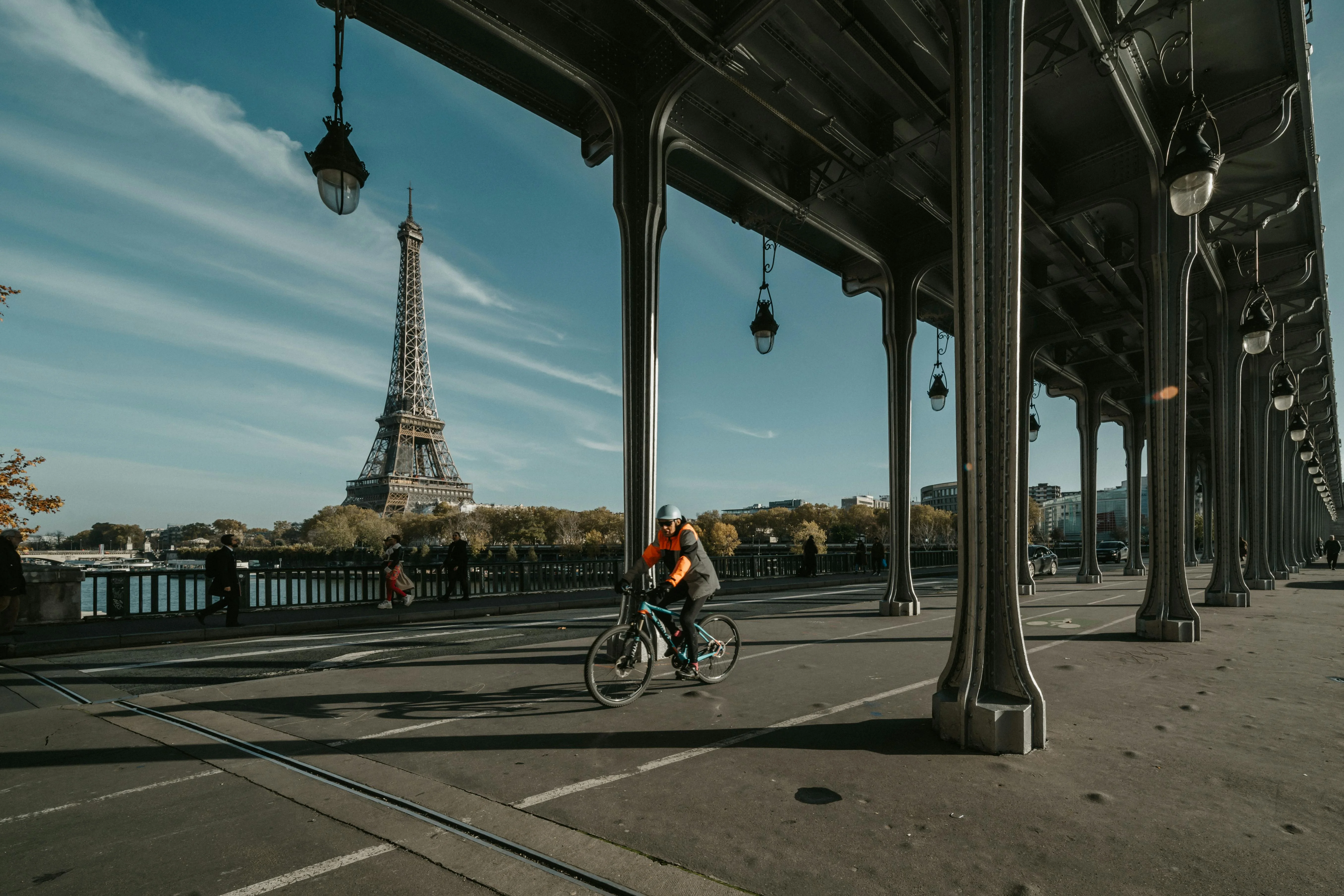 Cycling Paris: The Ultimate 48-Hour Itinerary for Two-Wheel Enthusiasts