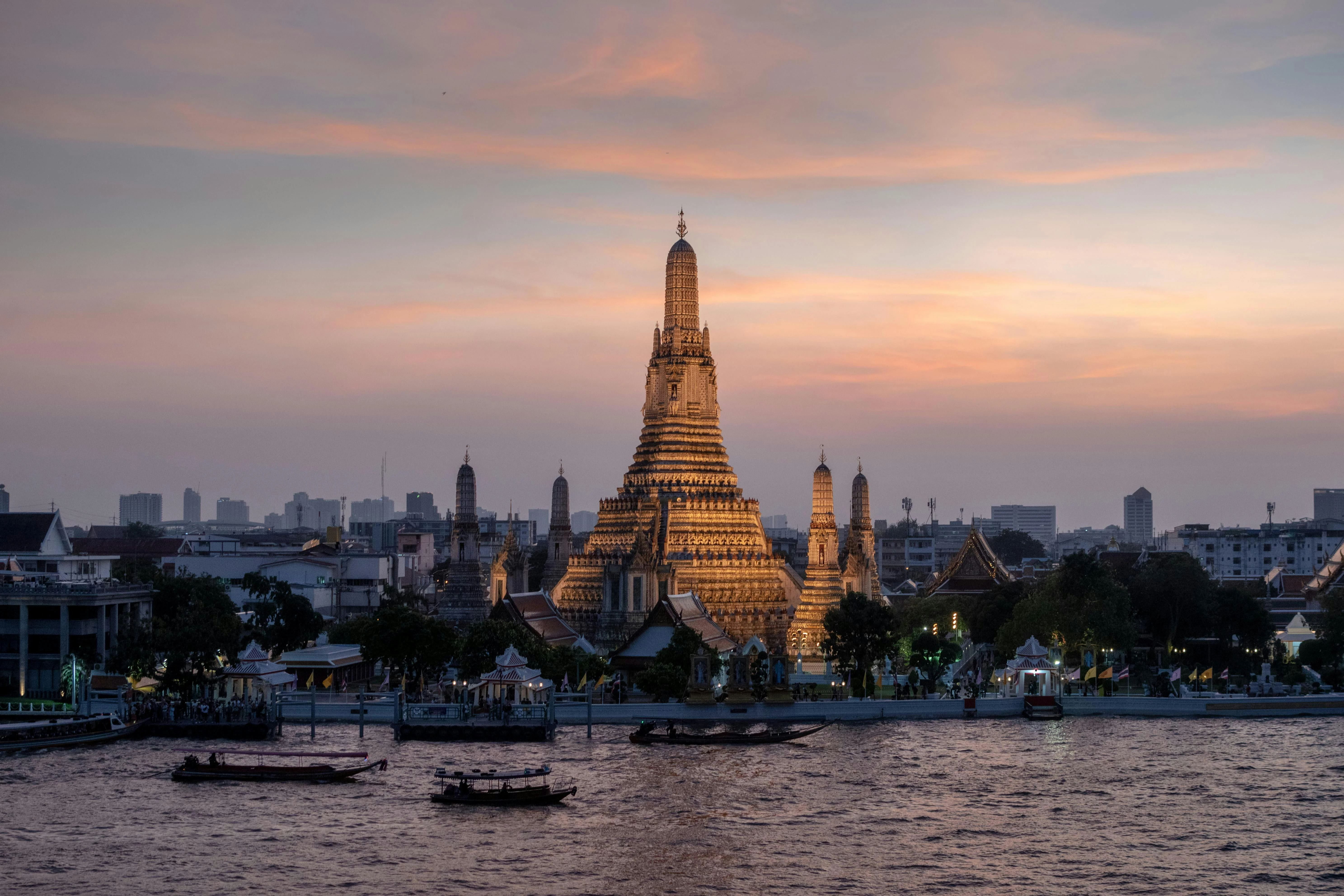 Family-Friendly Adventures in Bangkok: Entertaining and Economical Options Image 3