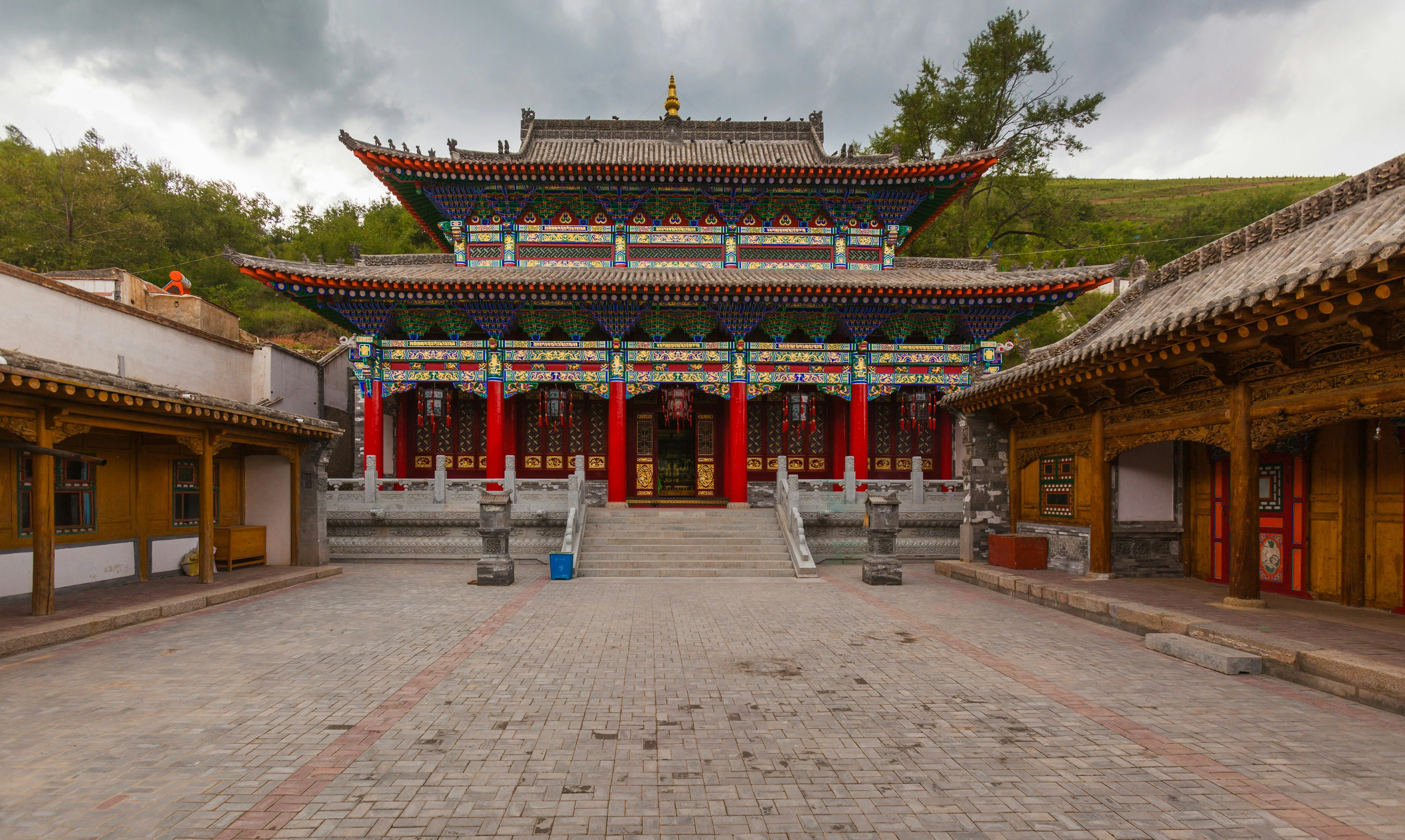 Discovering Qinghai's Ethereal Lakes and Remote Monasteries Image 2