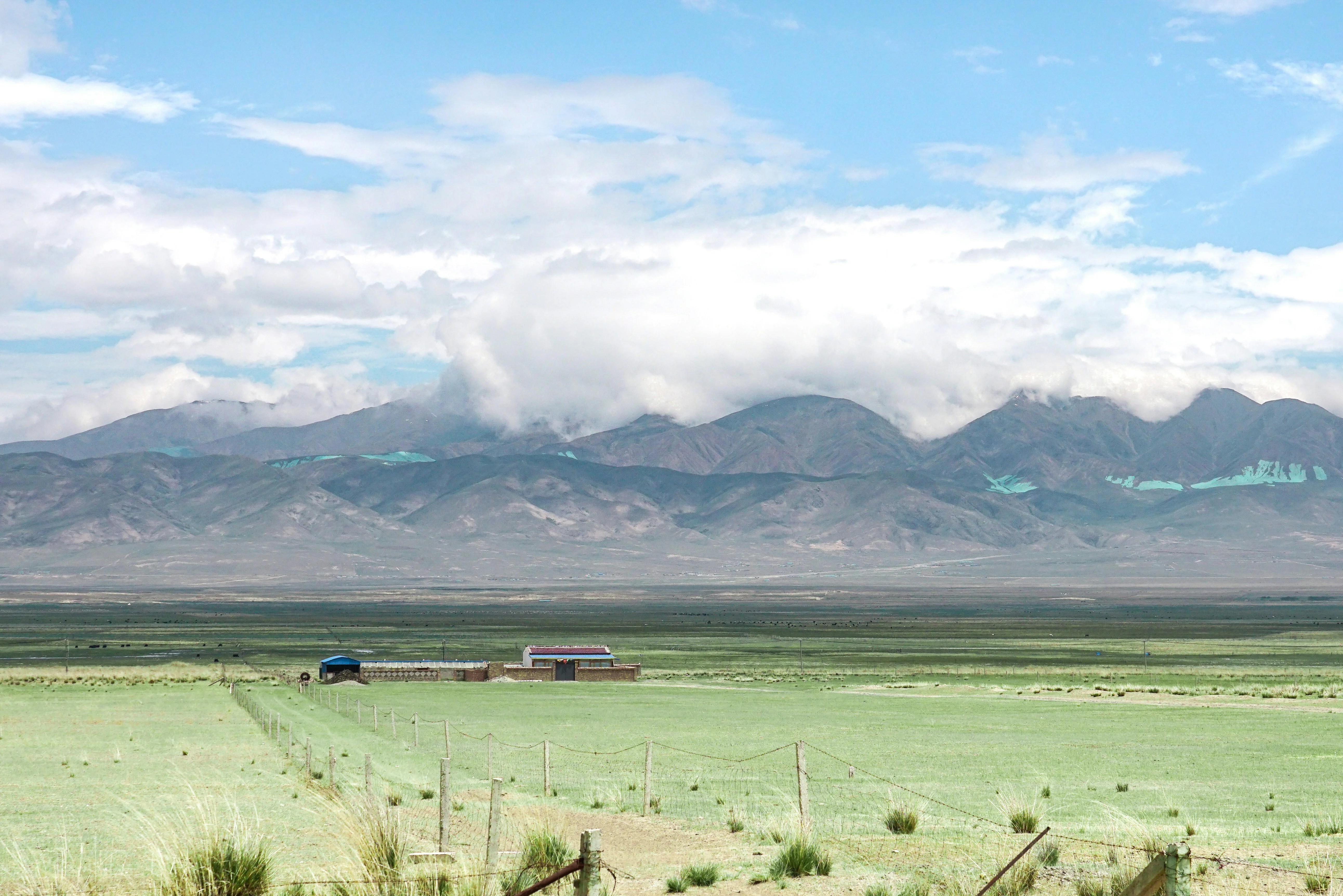 Discovering Qinghai's Ethereal Lakes and Remote Monasteries Image 3