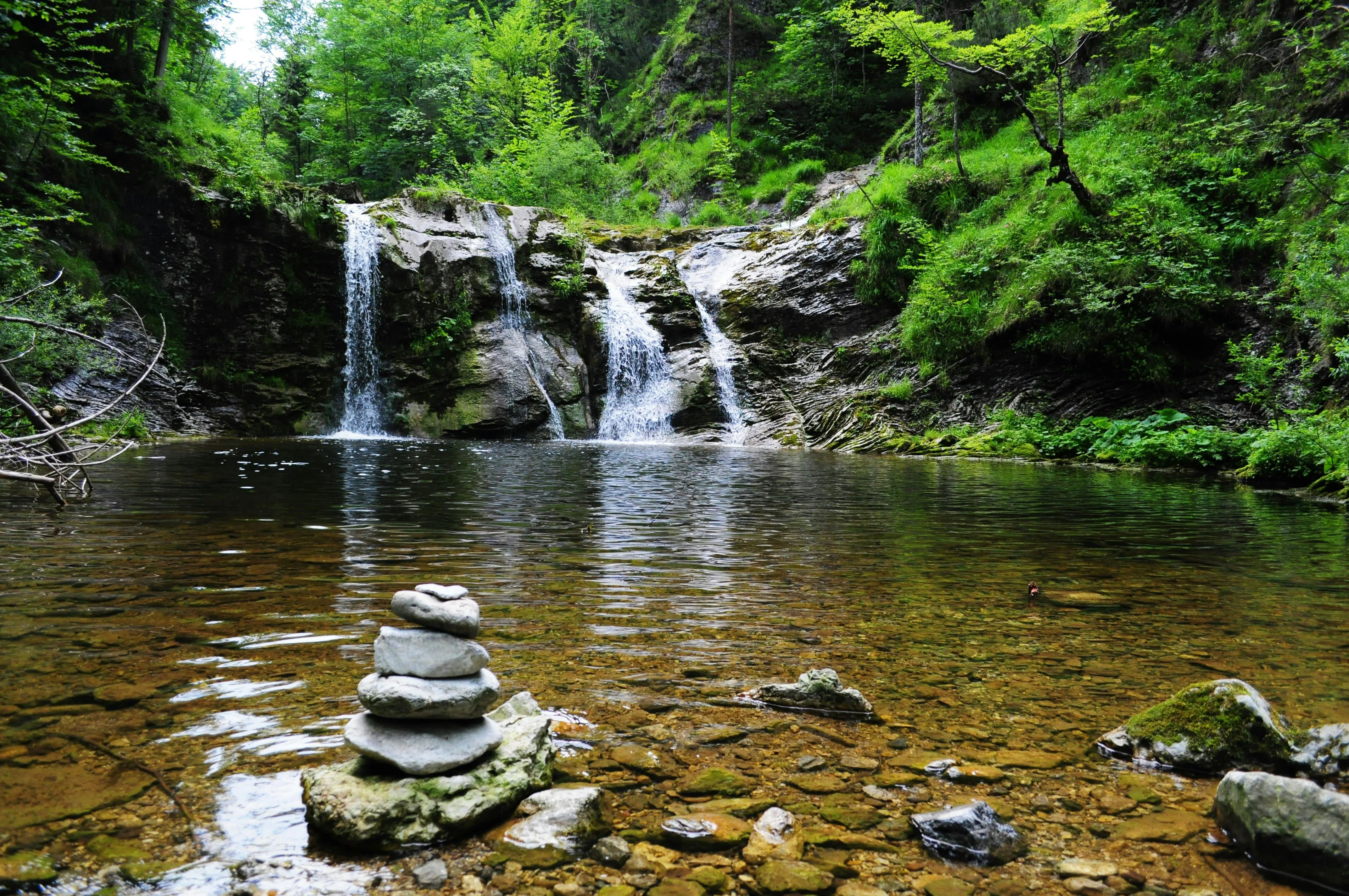 Discovering Himeji's Rivers and Waterfalls: Nature's Soothing Symphony Image 1