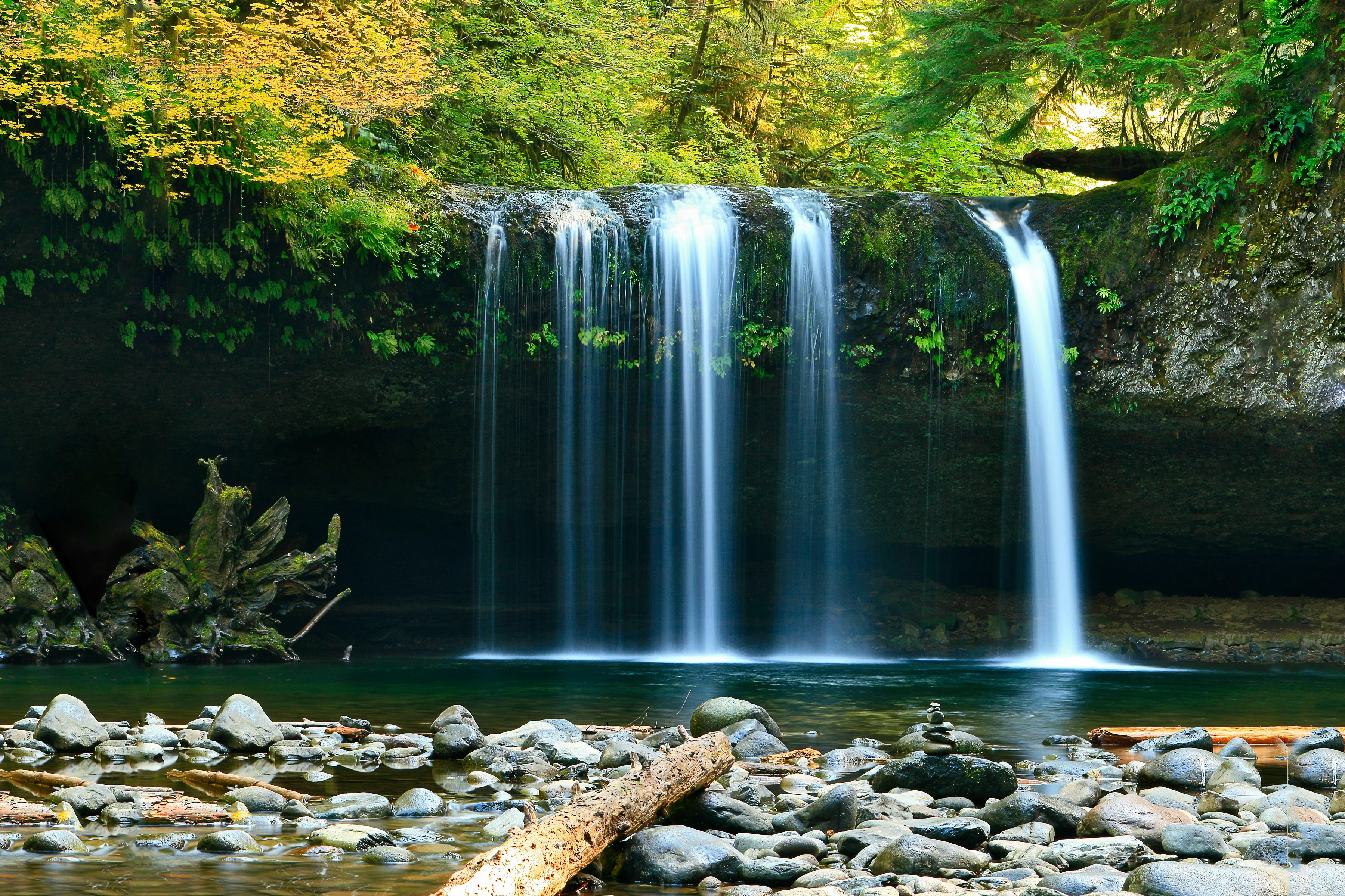 Discovering Himeji's Rivers and Waterfalls: Nature's Soothing Symphony Image 2