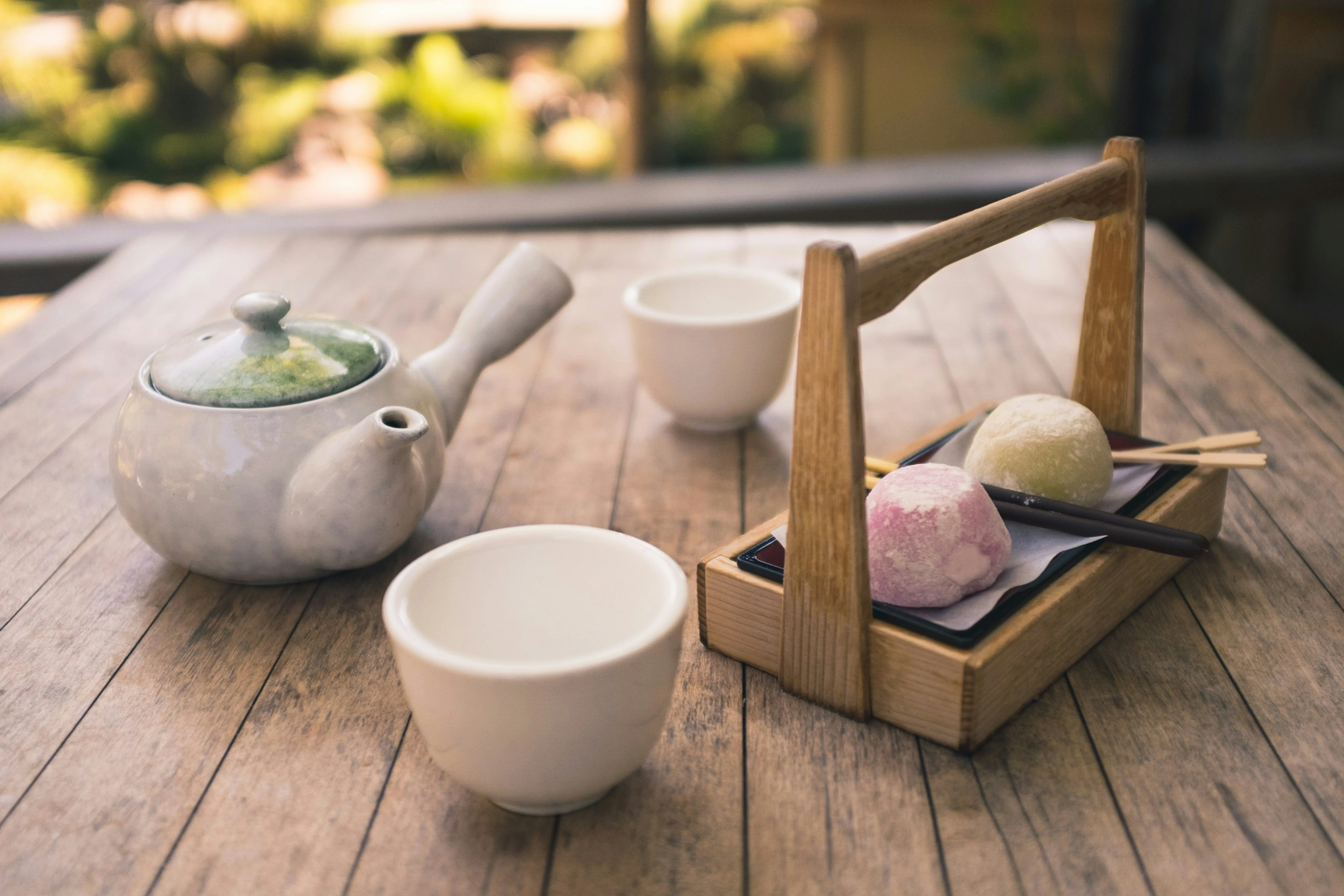 How Seasonal Aesthetic Influences Language in Kyoto's Tea Ceremonies Image 2