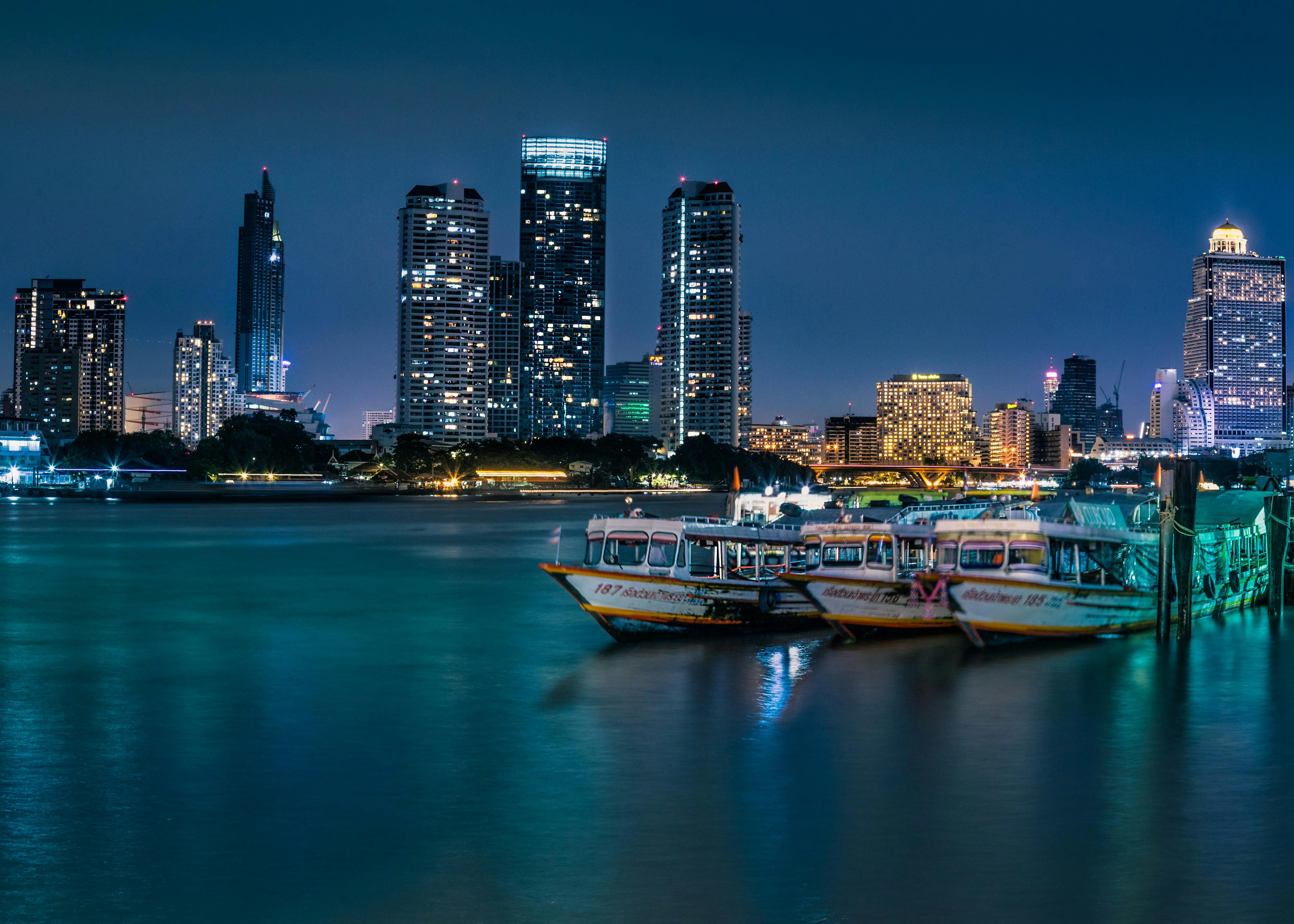 Cruising the Chao Phraya River: Affordable and Accessible Options Image 3