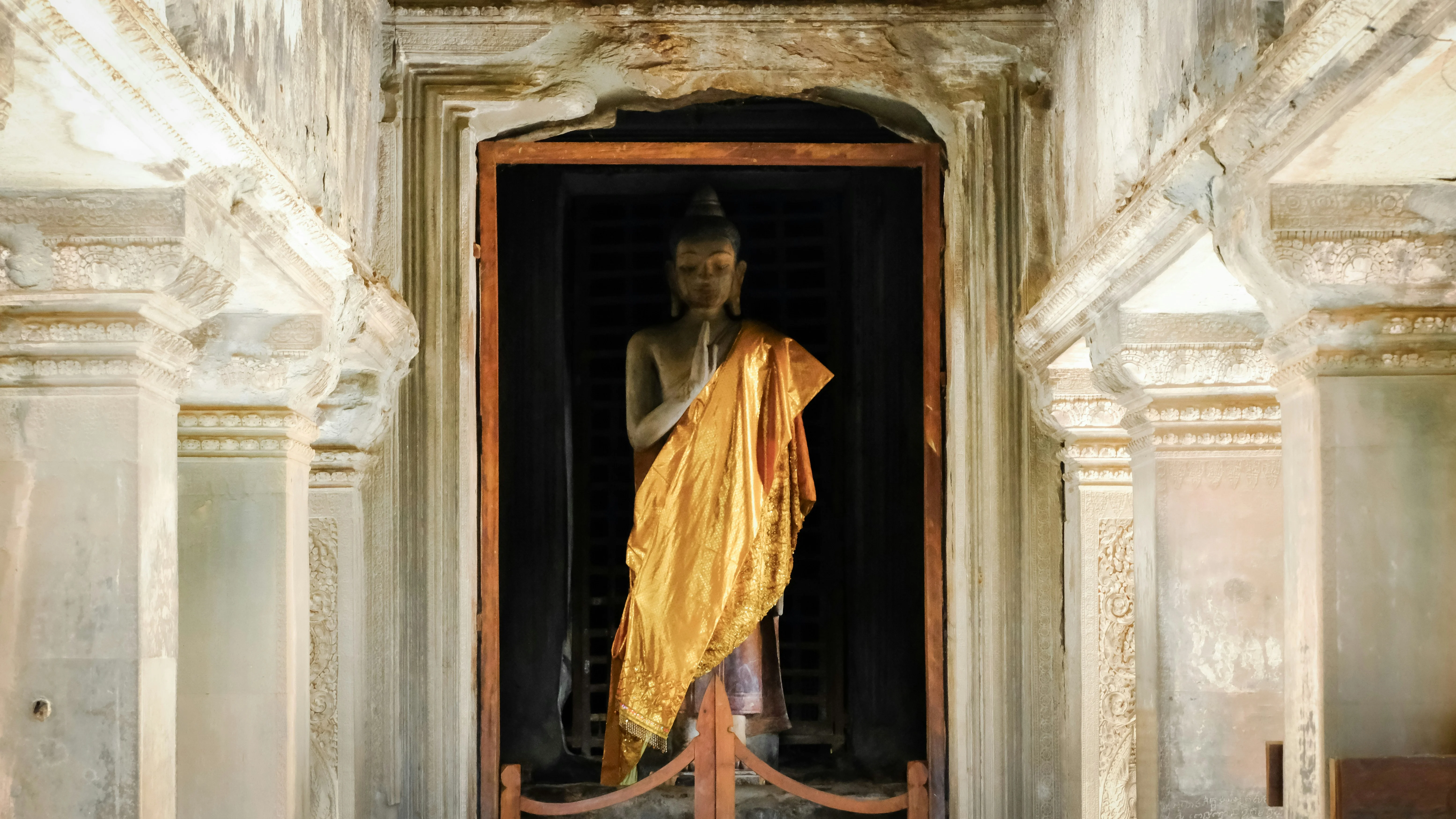 Discovering Phnom Penh's Lesser-Known Temples: A Backpacker's Guide to Spiritual Retreats Image 3