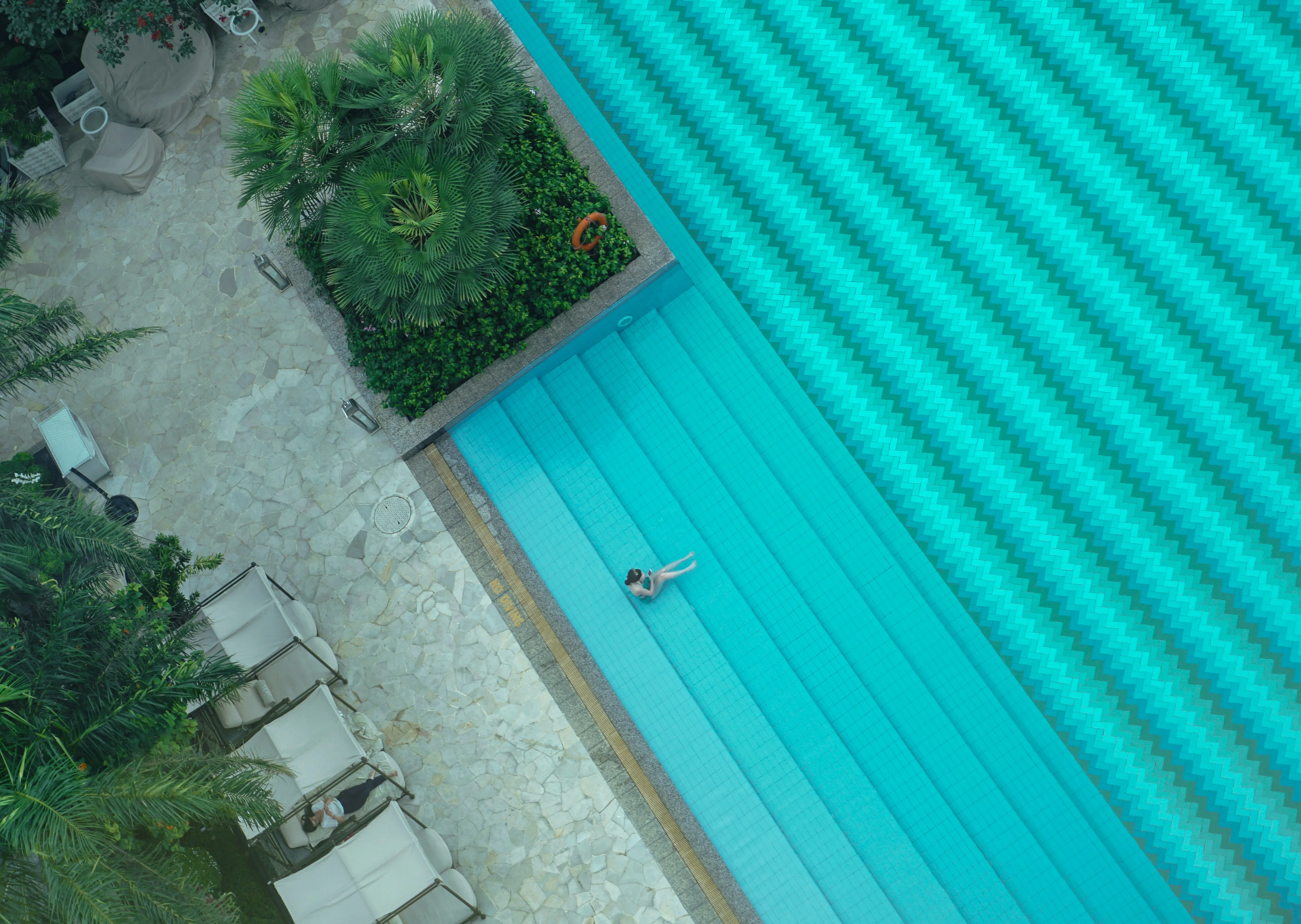 A Luxurious Retreat: The Top Family-Friendly Resorts in Jakarta Image 2