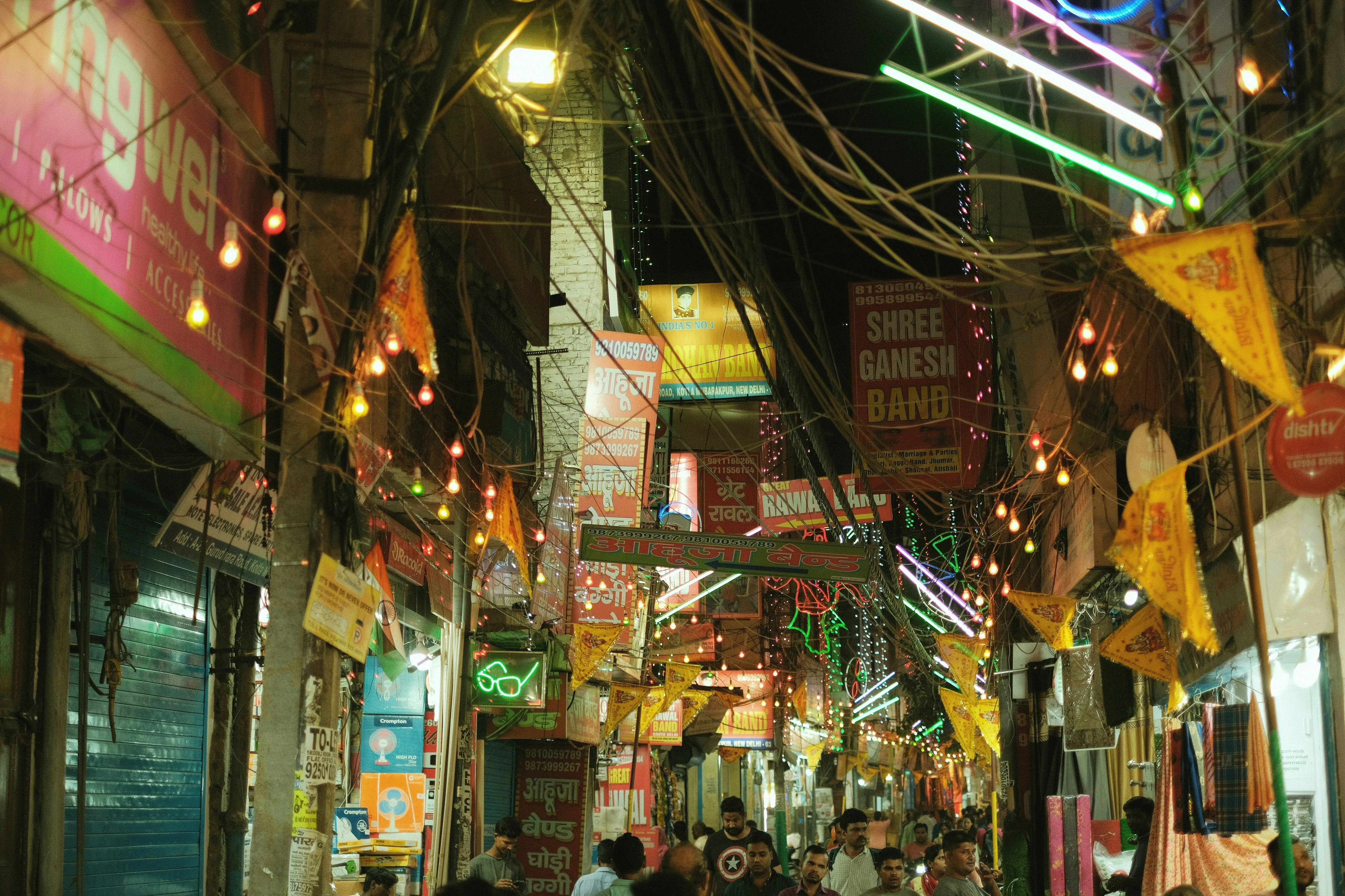 Chaotic Charm: Navigating Delhi's Bustling Bazaars Without Losing Your Wallet Image 1