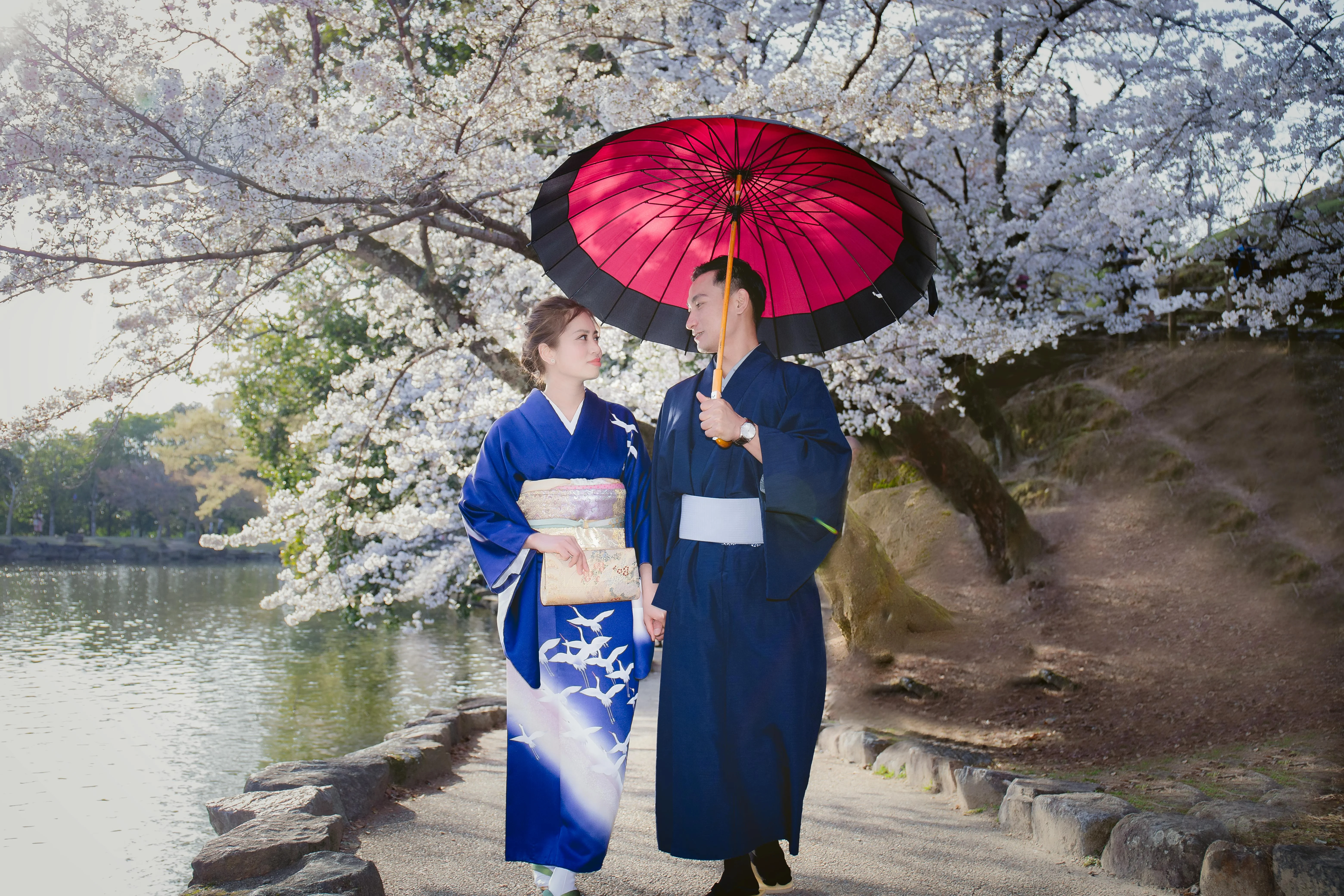 Captivating Couples' Hikes in Nagasaki's Natural Landscapes Image 3