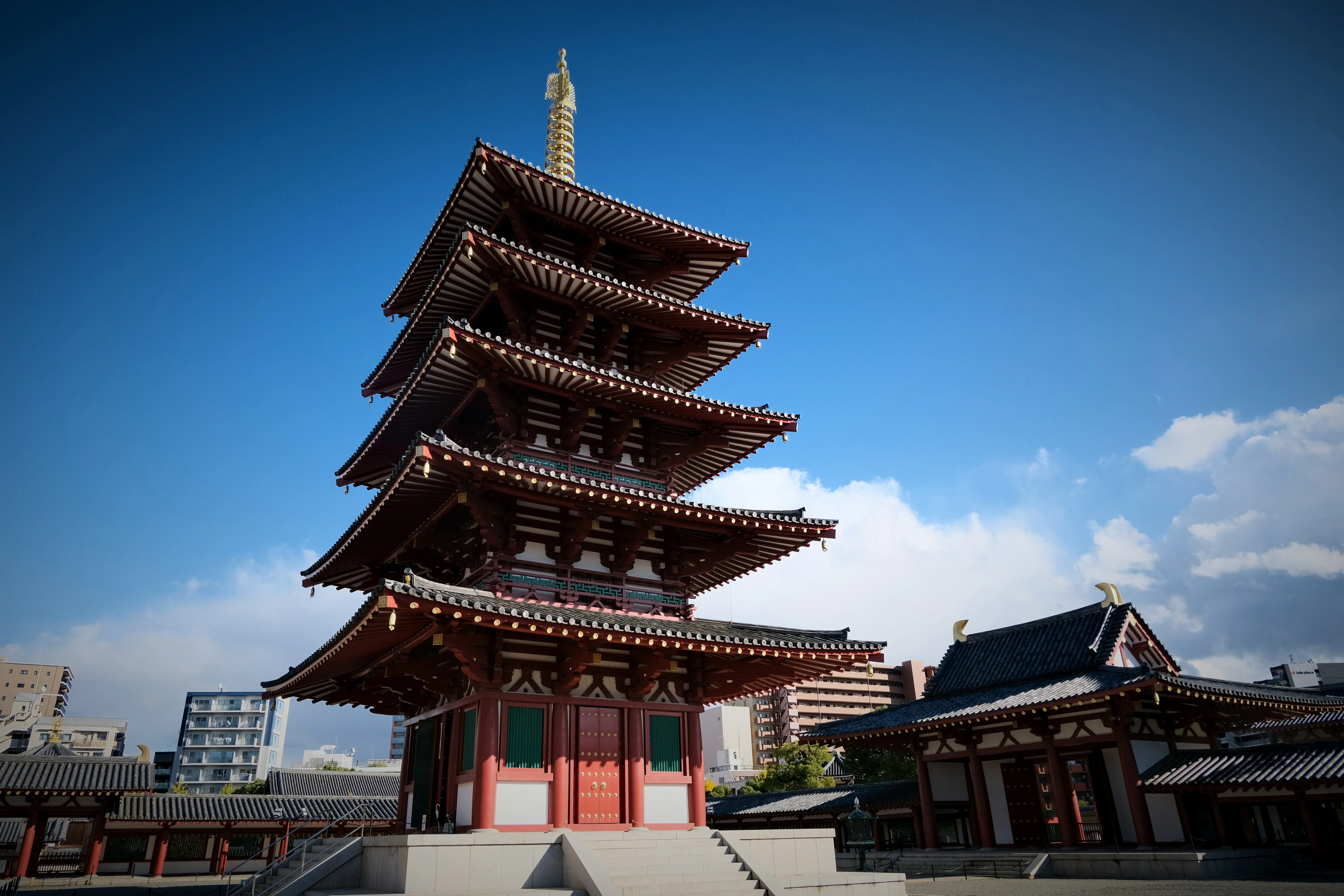 A Day of Ancestral Glory: Osaka's Historical Temples and Shrines Image 2