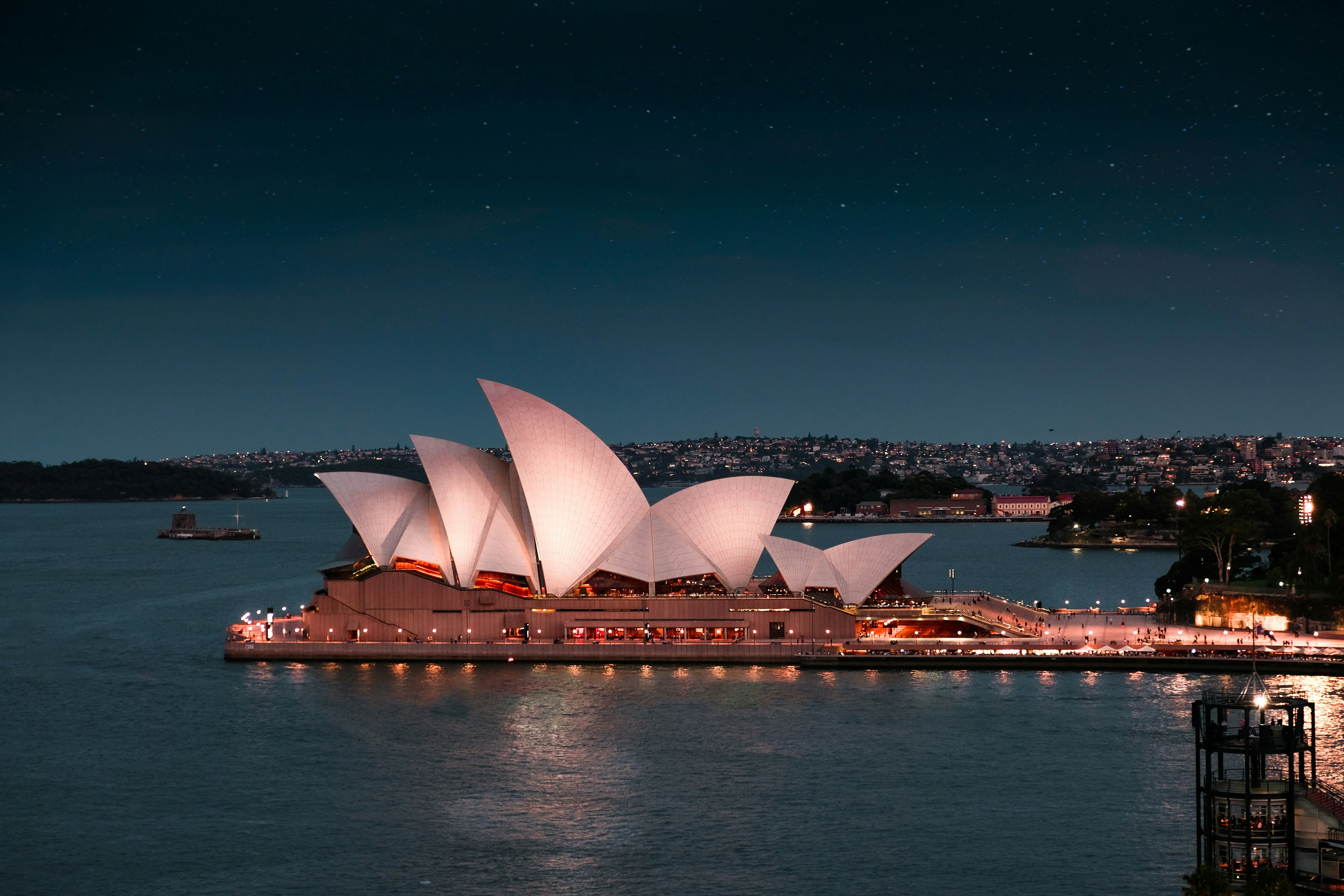 Oceanic Elegance: Romantic Dining Experiences Around Sydney's Harbour