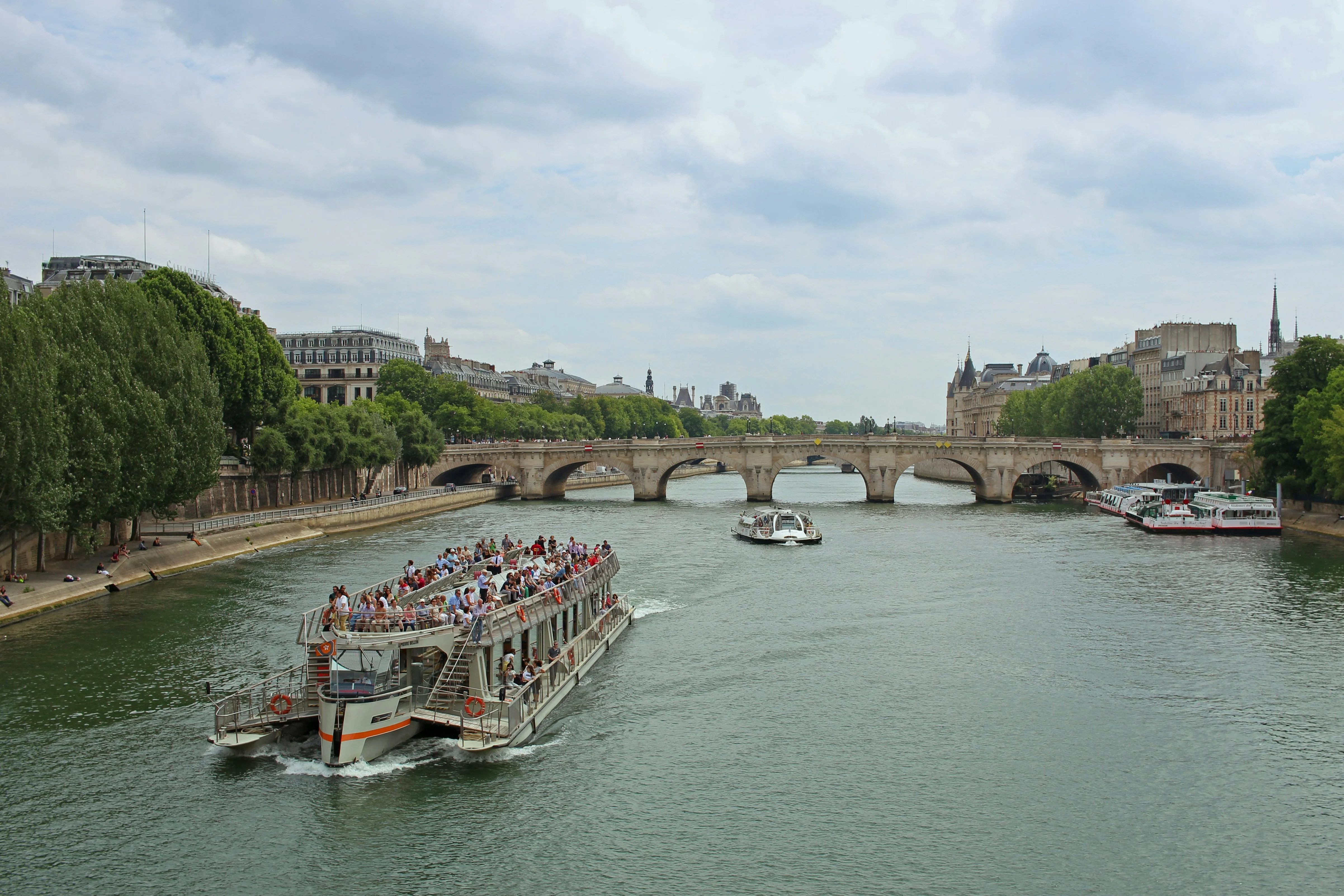 Paris for the Business Traveler: Efficient Ways to Experience the City Image 3