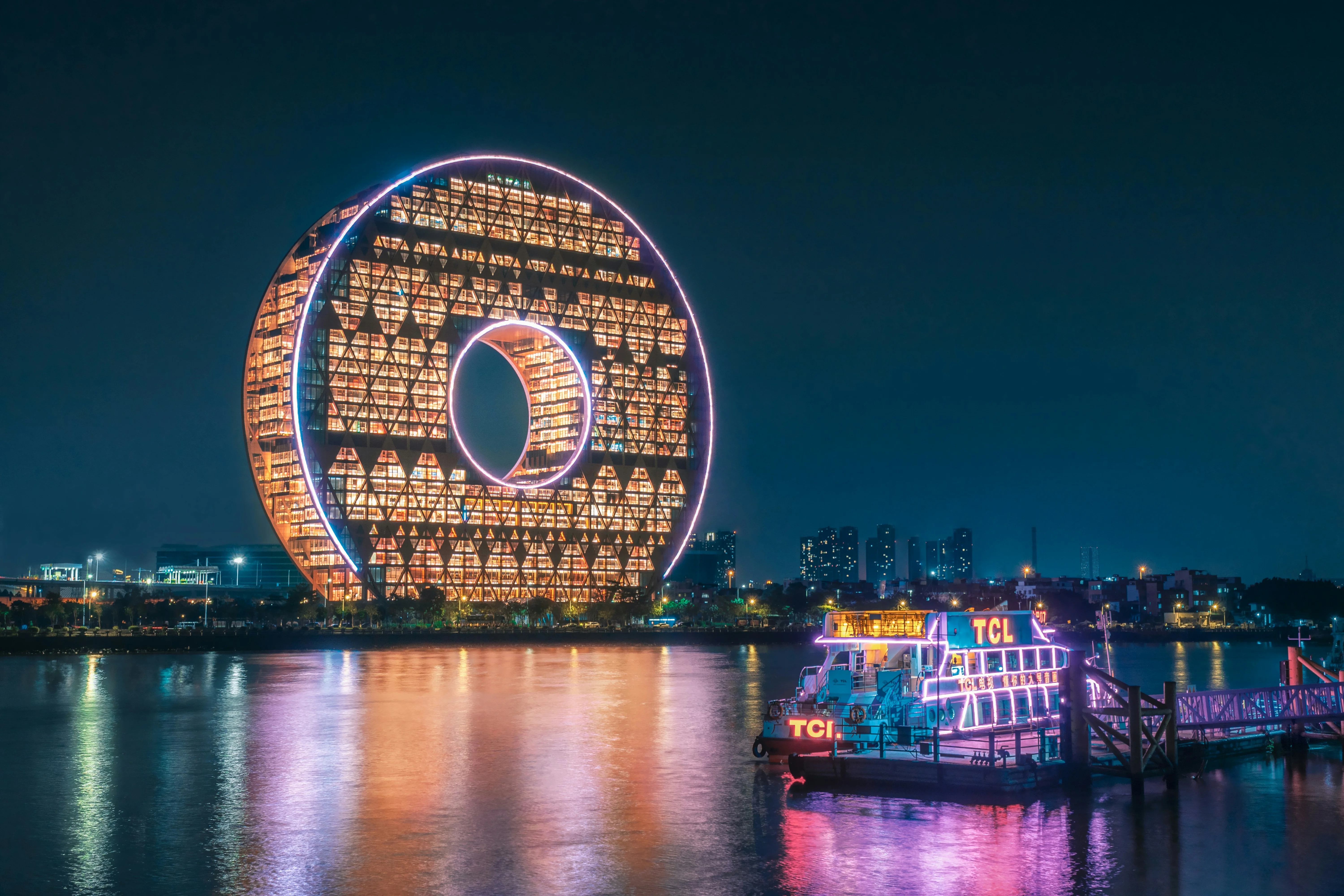 A Student Photographer's Guide to Guangzhou's Vibrant Nightscapes Image 1