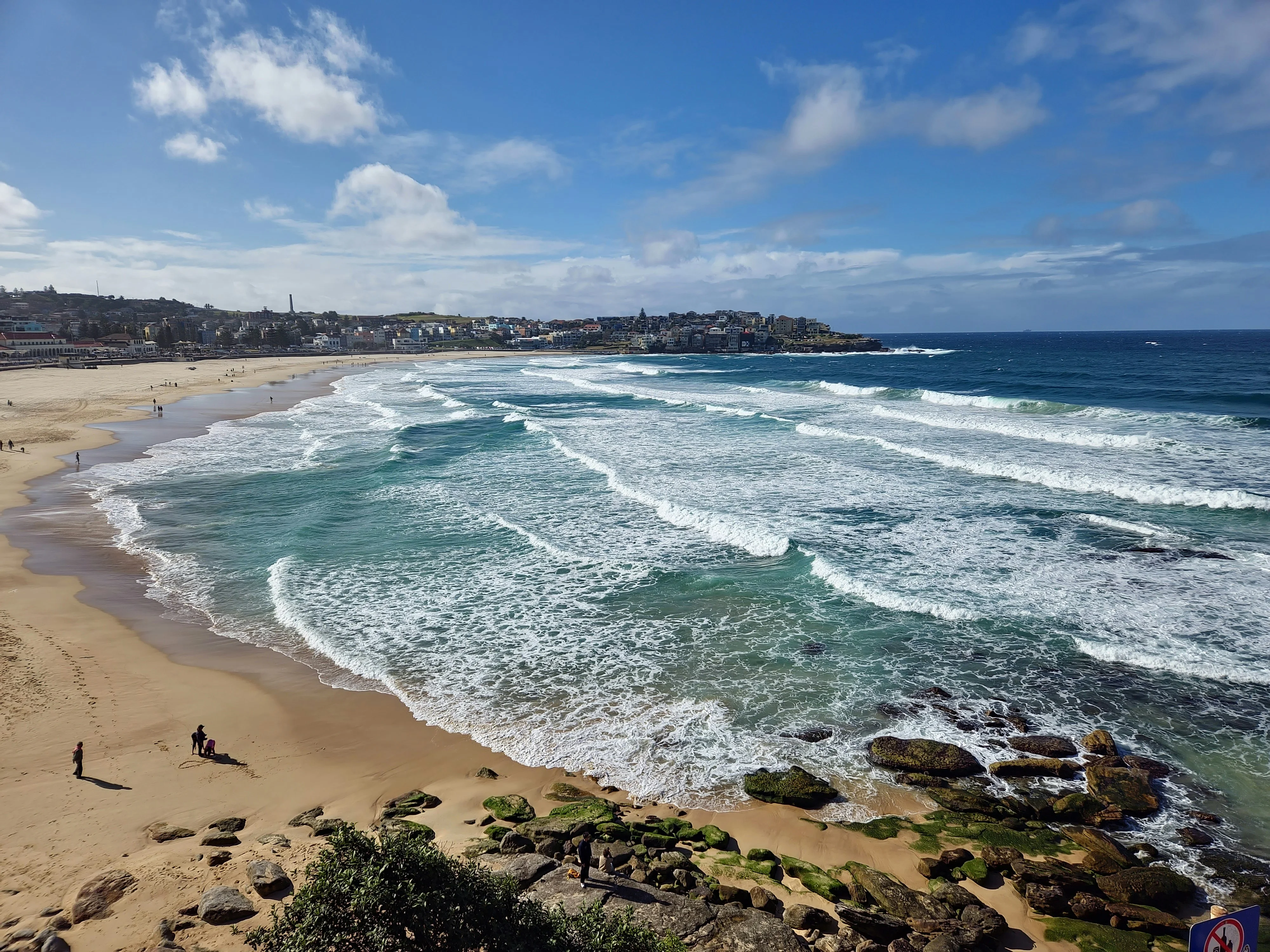 The Call of the Sea: Sydney's Top Beaches for Romantic Sunset Walks Image 1