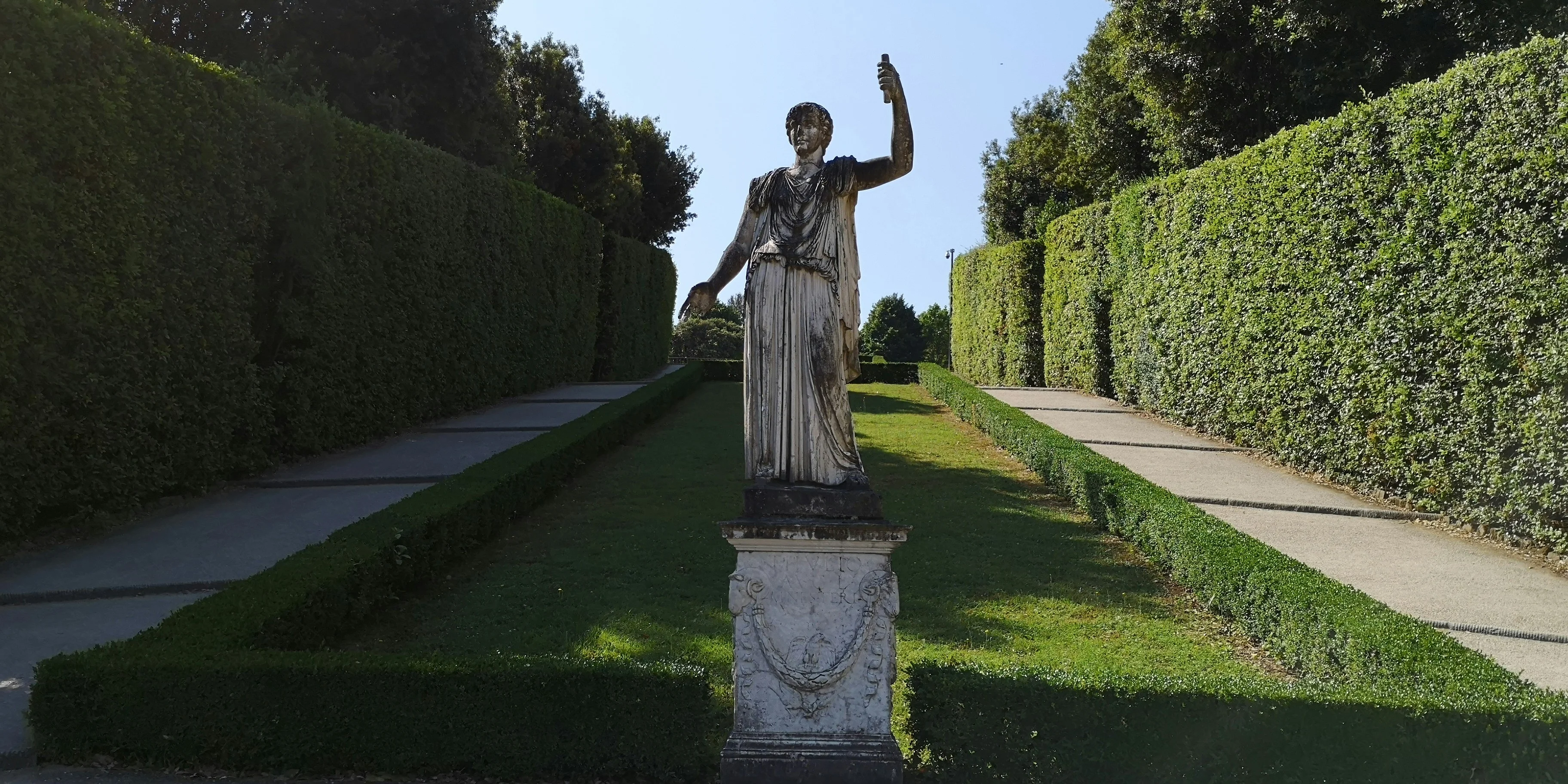 Florence's Hidden Gardens: Discovering Urban Oases for Mindful Retreats image 1