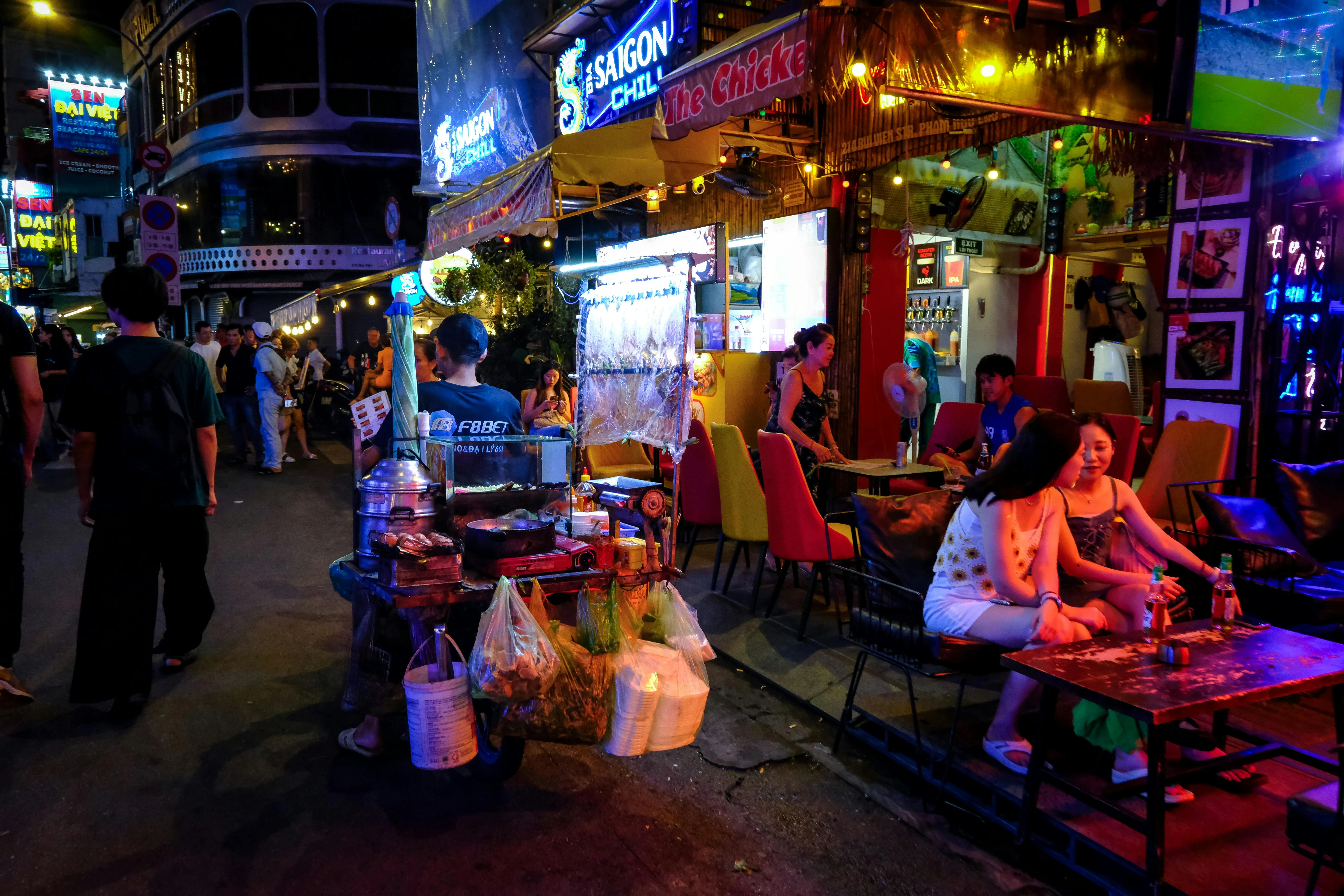 Saigon on a Budget: Eco-Conscious Travelers' Tips for Sustainable Exploration Image 2