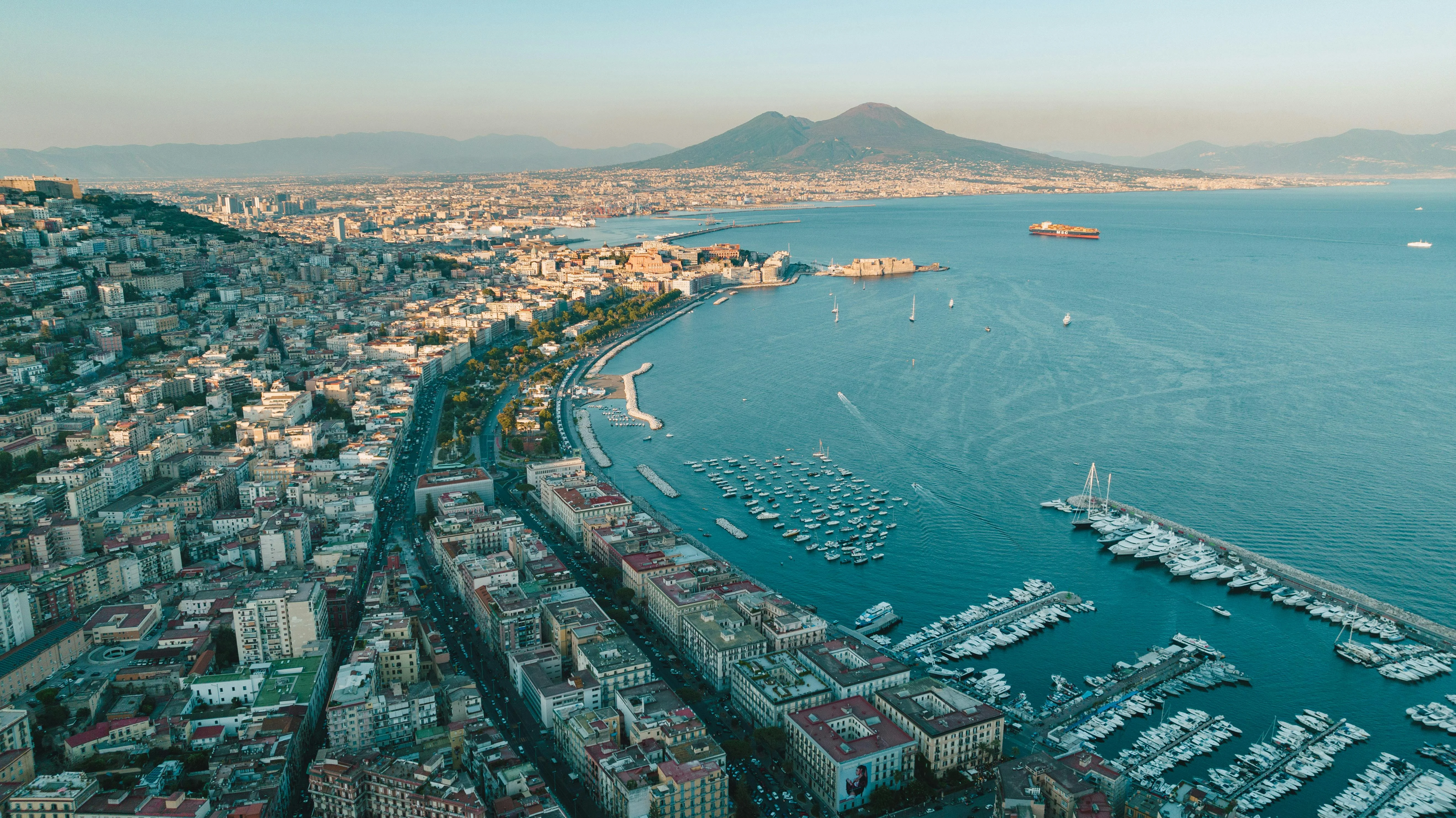 Naples Unveiled: Where Beach Tranquility Meets Fine Art Splendor