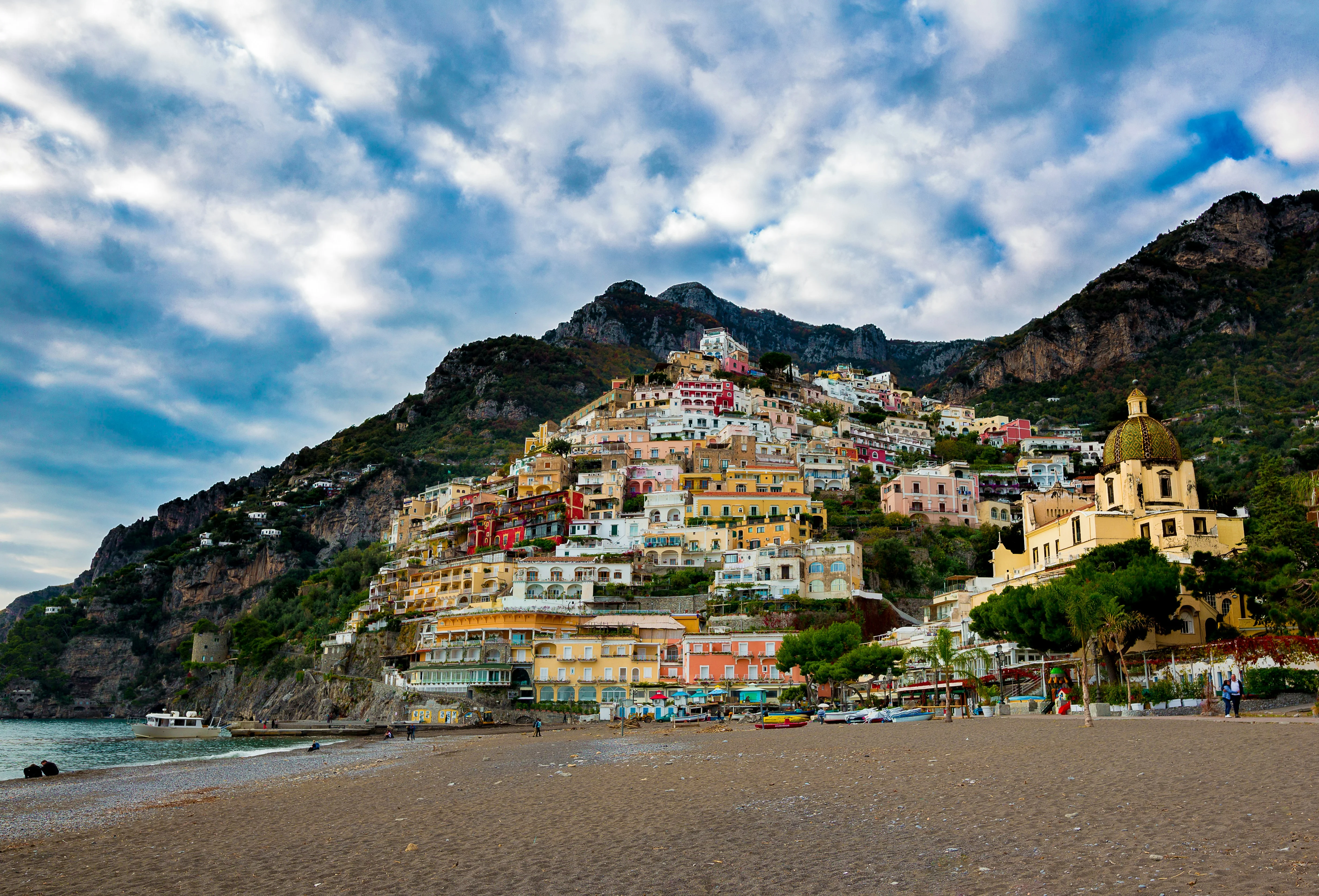 Enchanting Amalfi: Cozy Coastal Spots Perfect for Couples Image 1