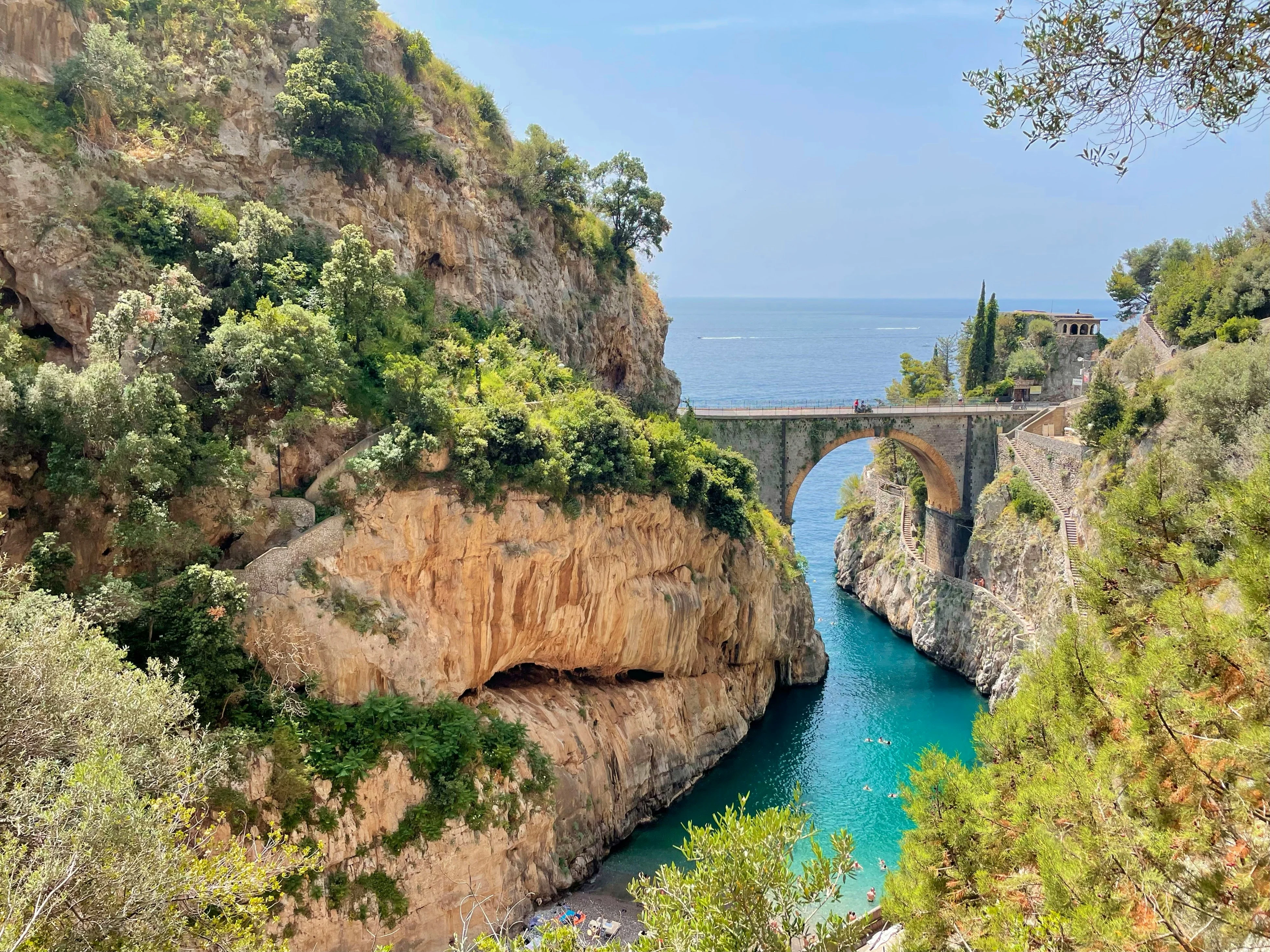 Enchanting Amalfi: Cozy Coastal Spots Perfect for Couples Image 3