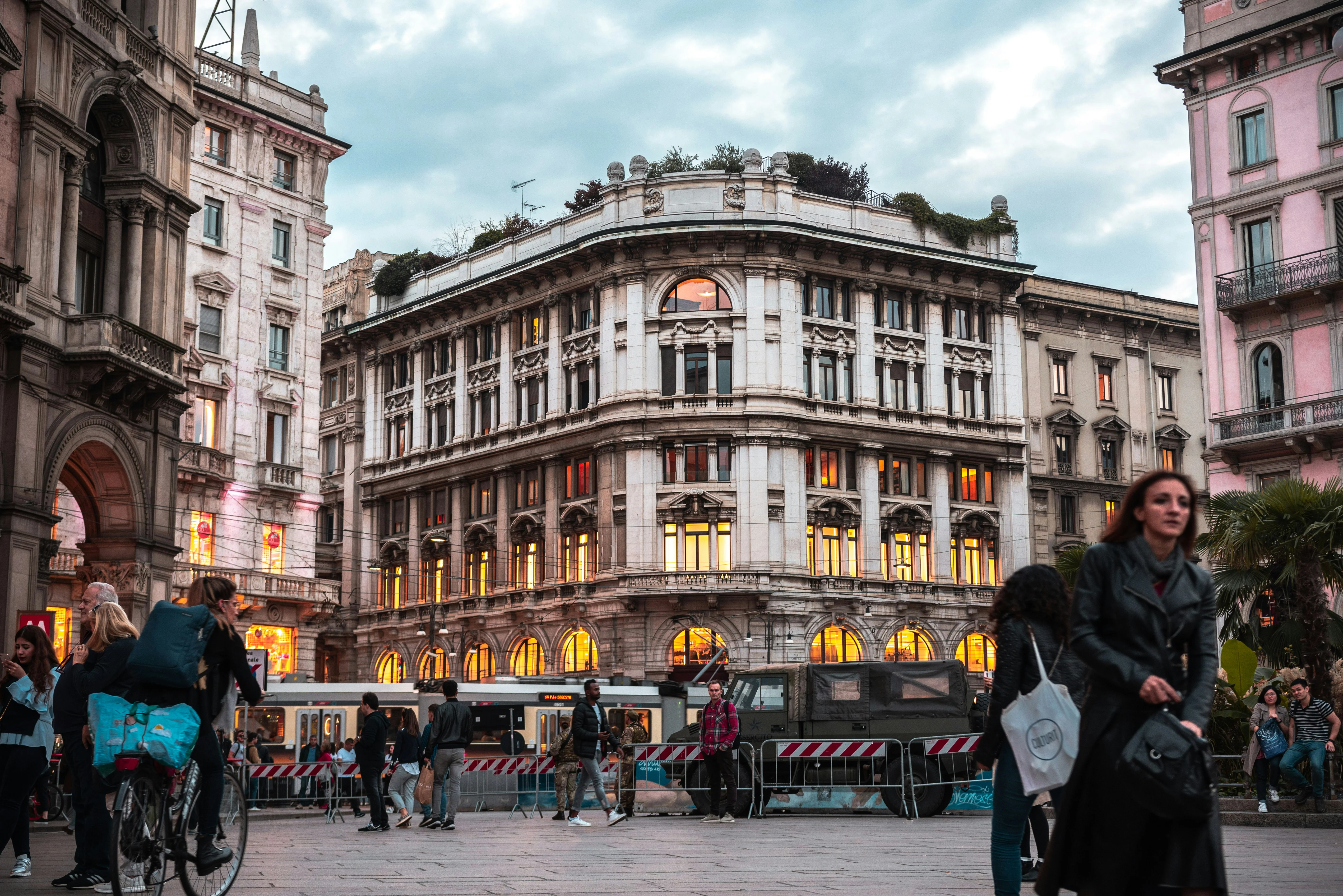 Fashion Love Stories: Milan's Most Romantic Boutiques for Couples