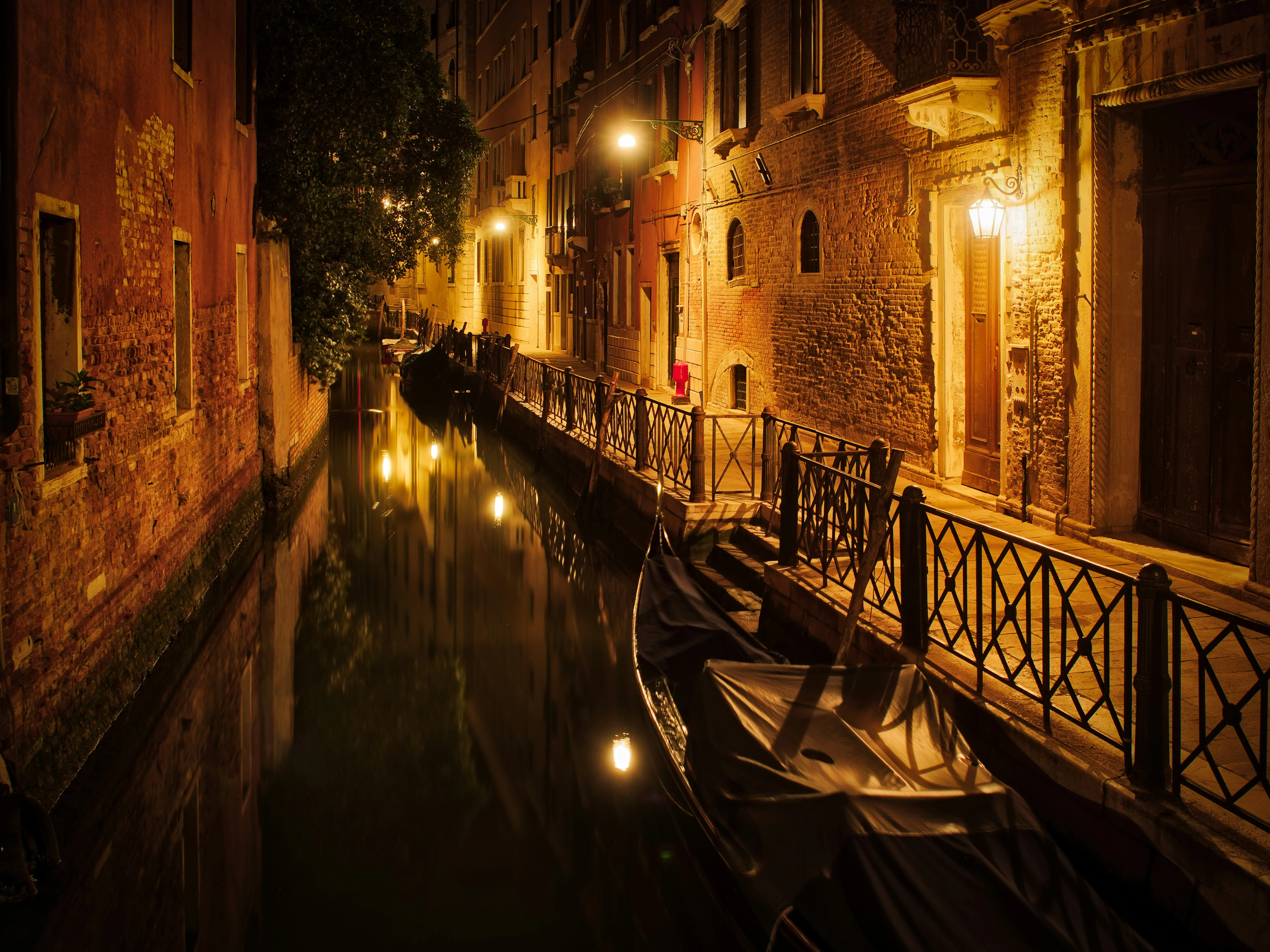 Venice by Night: Discovering the City's Secret Evening Charms Image 1