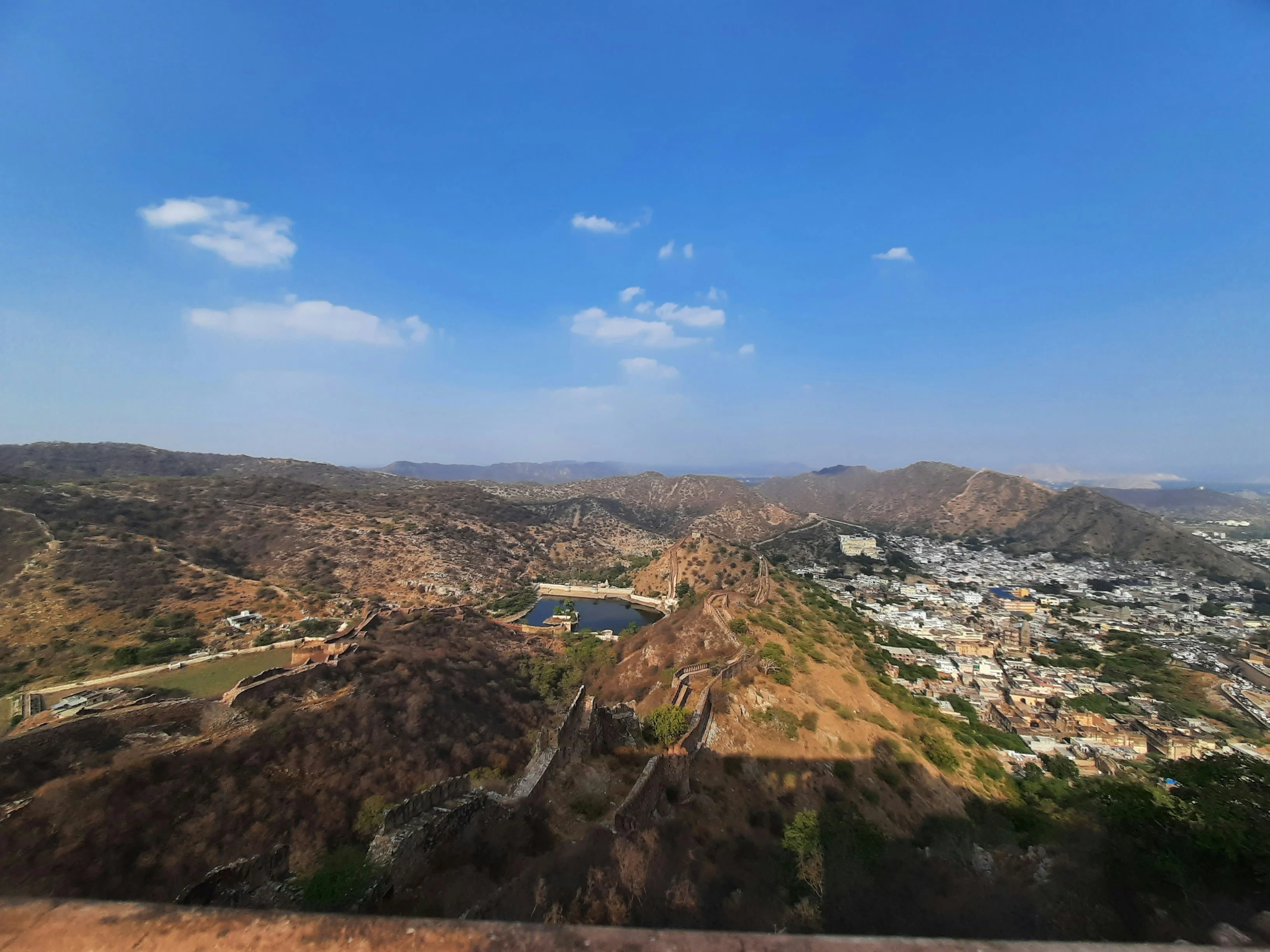 Time Travel to the Past: Jaipur's Historical Sites Open to Solo Travelers with Pets Image 1