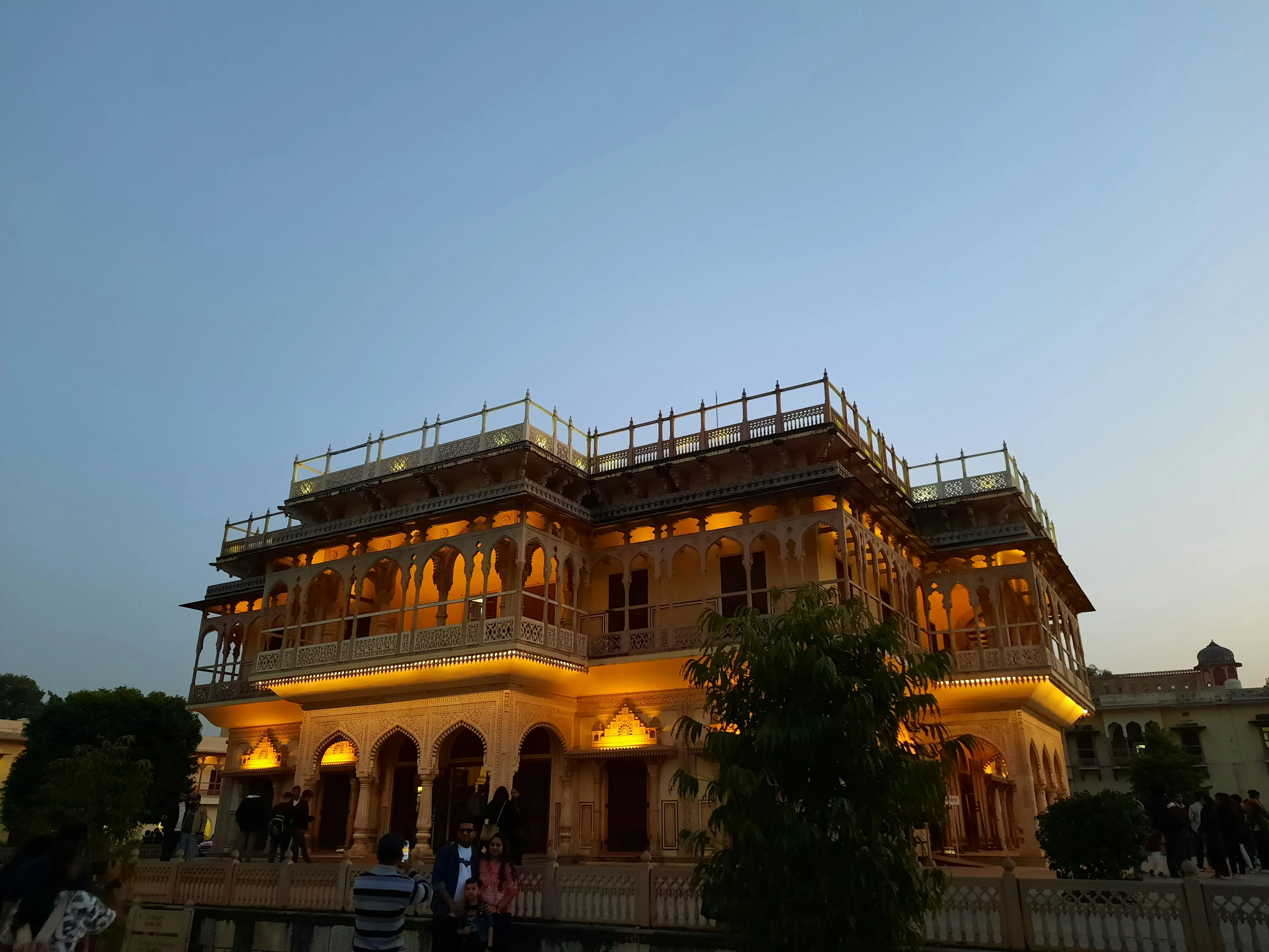 Time Travel to the Past: Jaipur's Historical Sites Open to Solo Travelers with Pets Image 3